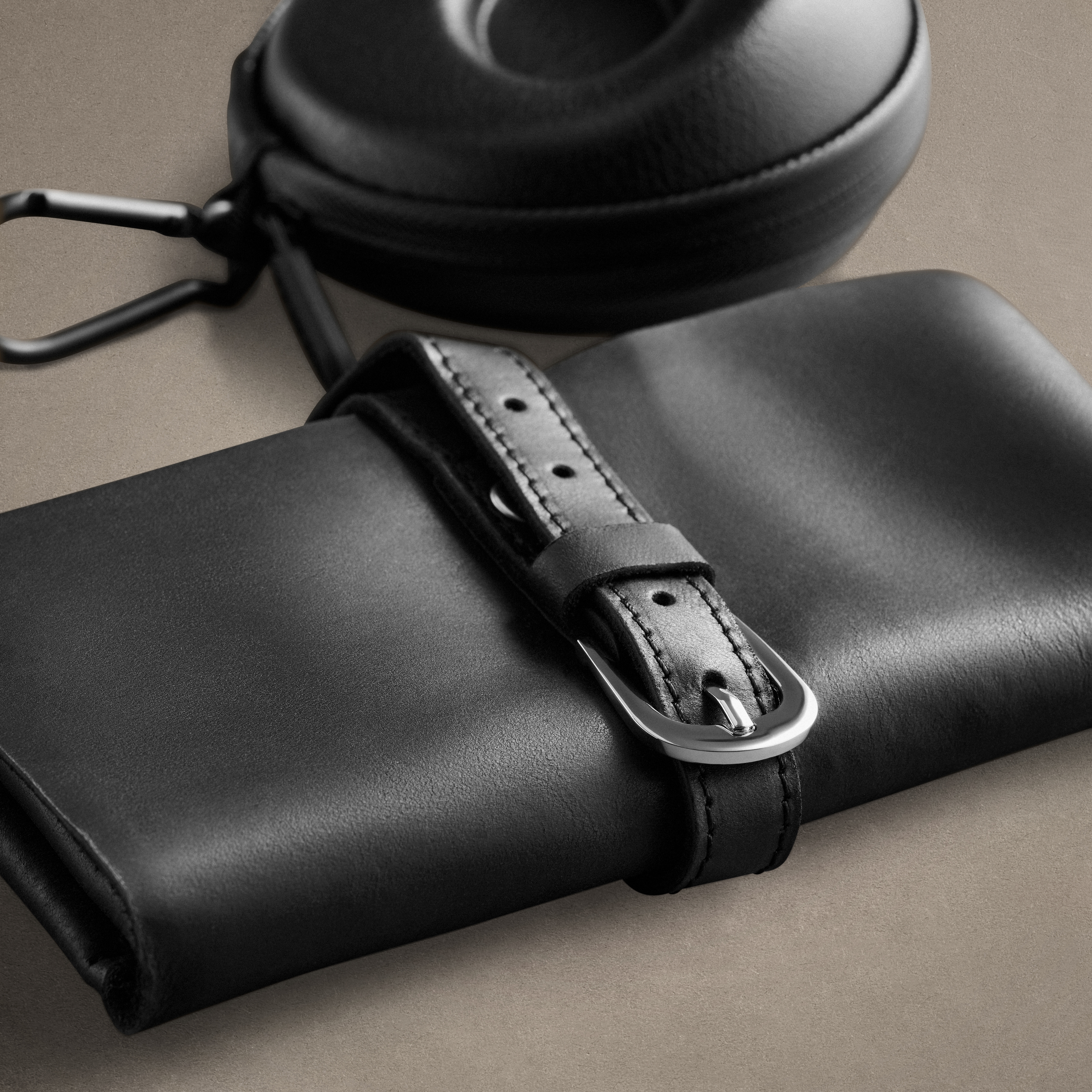 Travel Organiser Gift Box | Black Leather - 4