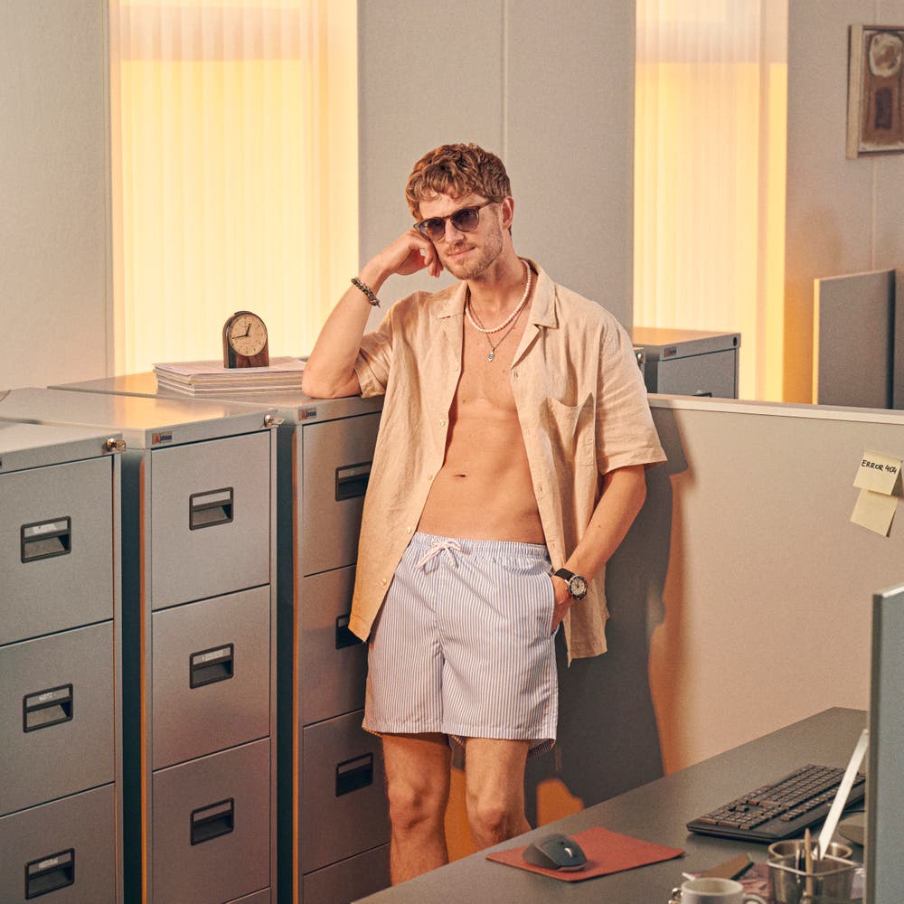hover: Gestreepte blauw-witte zwemshort hover: Gestreepte blauw-witte zwemshort