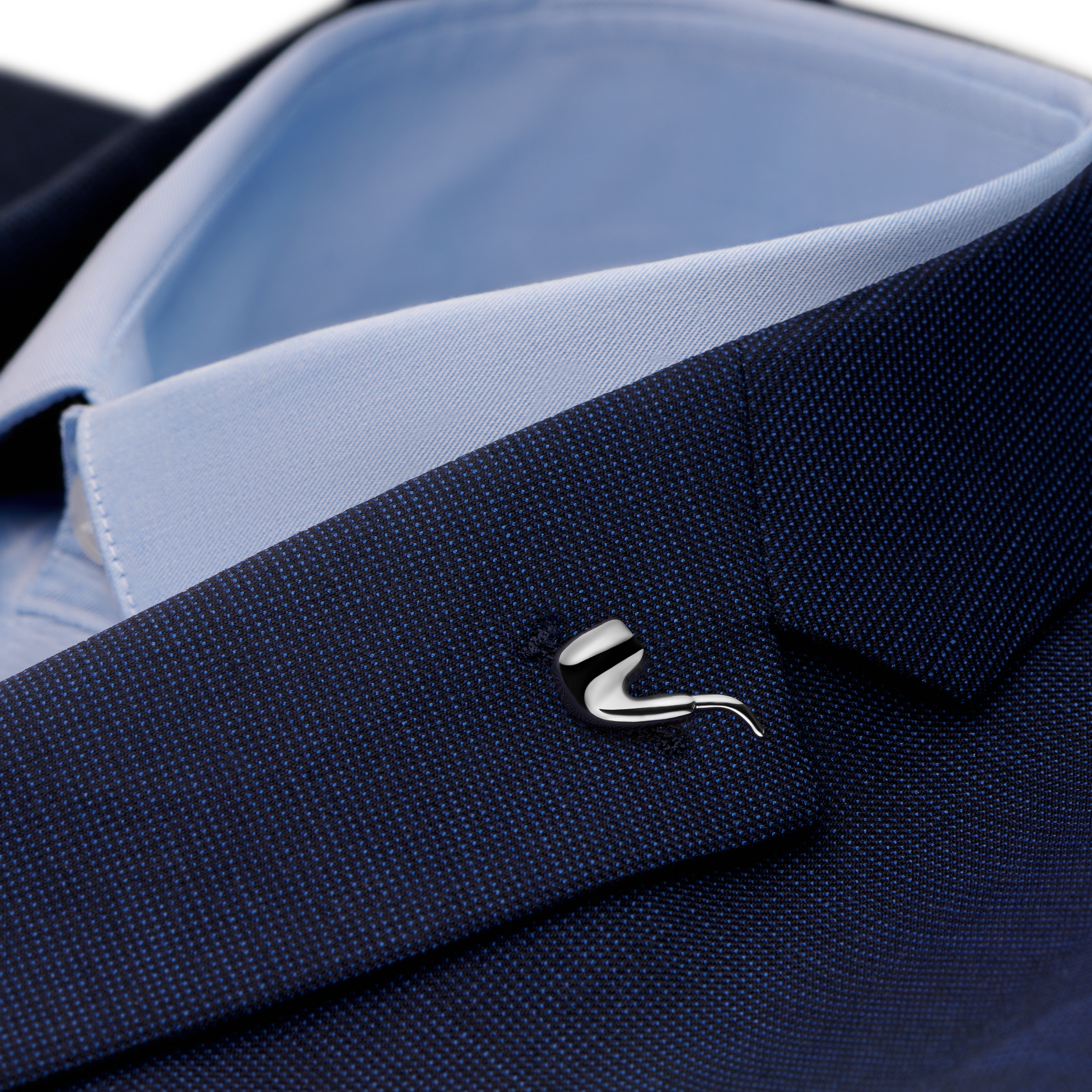 Meraklis | Silberfarbene Pfeifen-Anstecknadel - 2