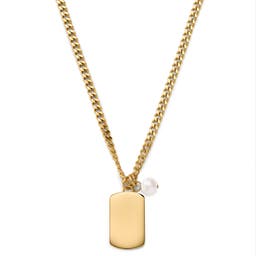 Ocatá | Placa de identificación dorada y collar de perlas