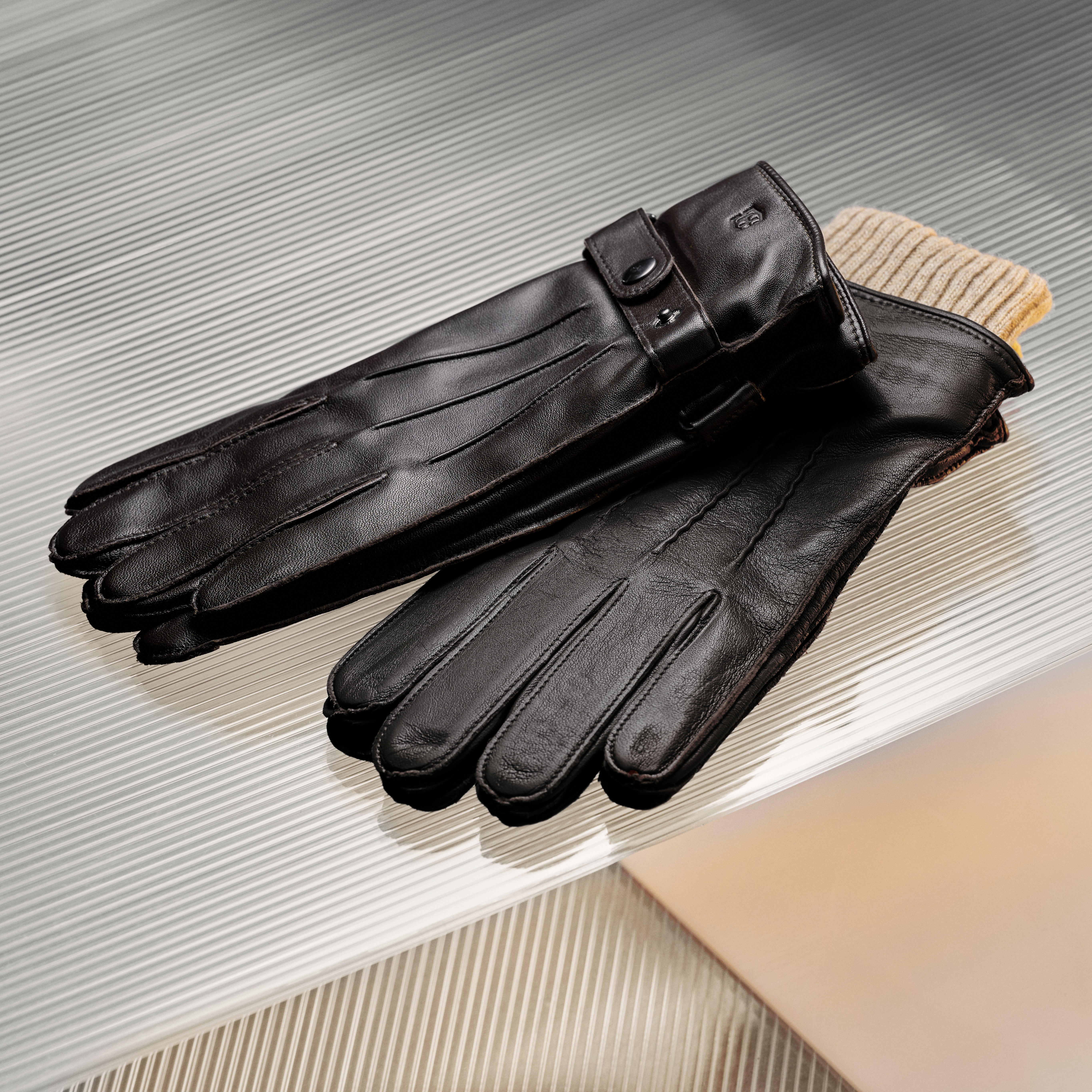 Zwarte Handschoenen van Schapenleer met Manchetten voor Touchscreens - 4