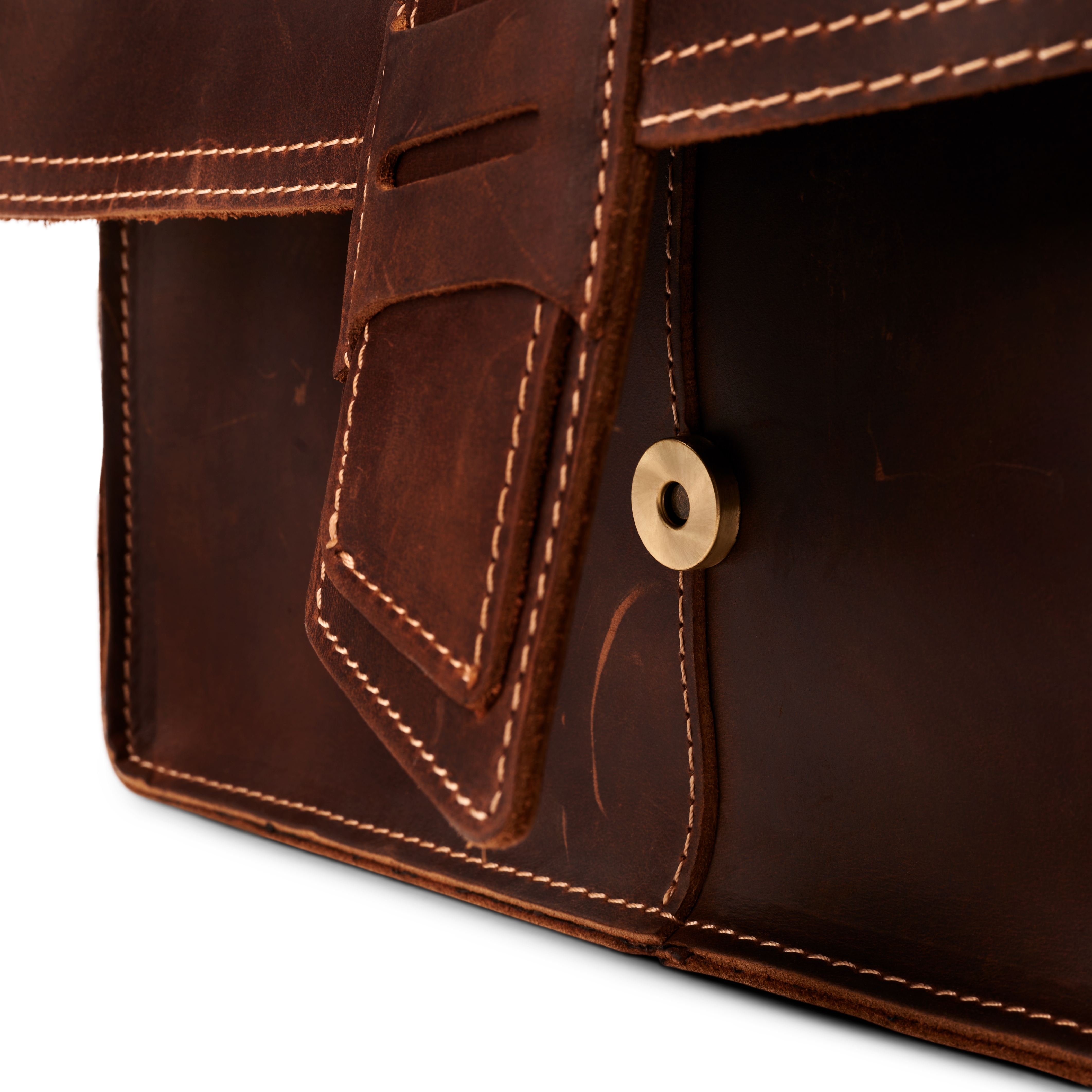 Dunkelbraune Ledertasche mit Abnutzung - 5