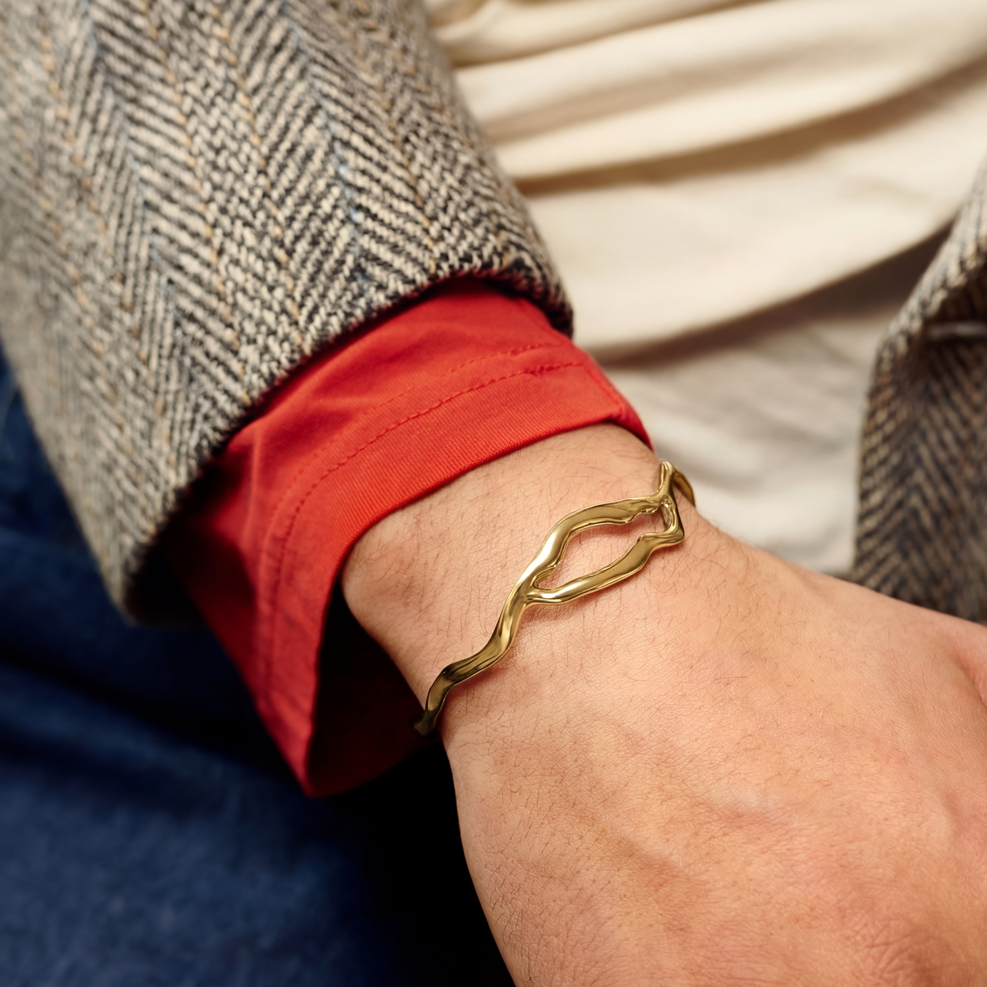 Molten | 15mm Gold-Tone Stainless Steel Wavy Cuff Bracelet - 3