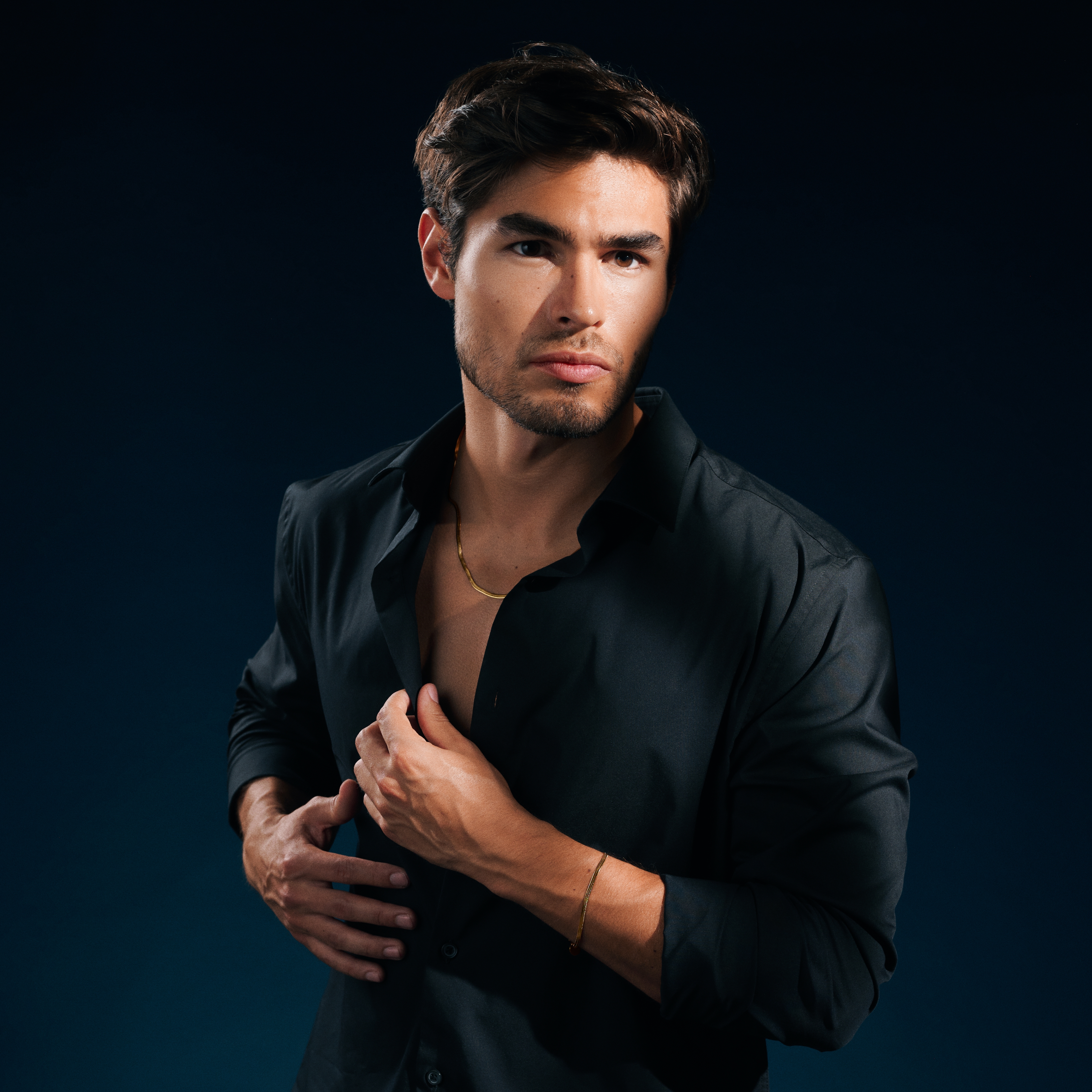 Essentials | 4 mm náramok s retiazkou typu rybia kosť v zlatej farbe - 1