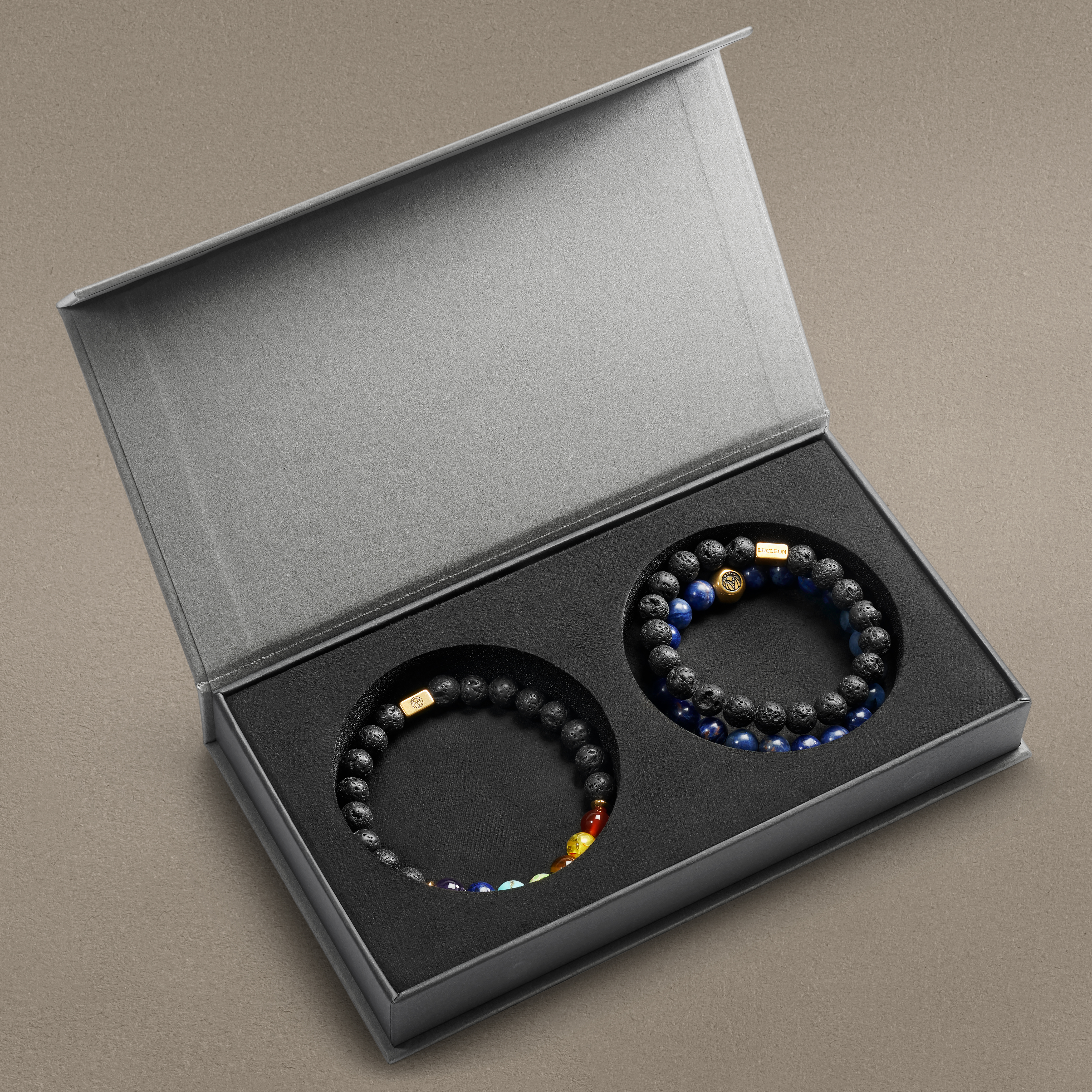 Lavakmens, zilās agates un čakras rokassprādze dāvanu kastītē - 3