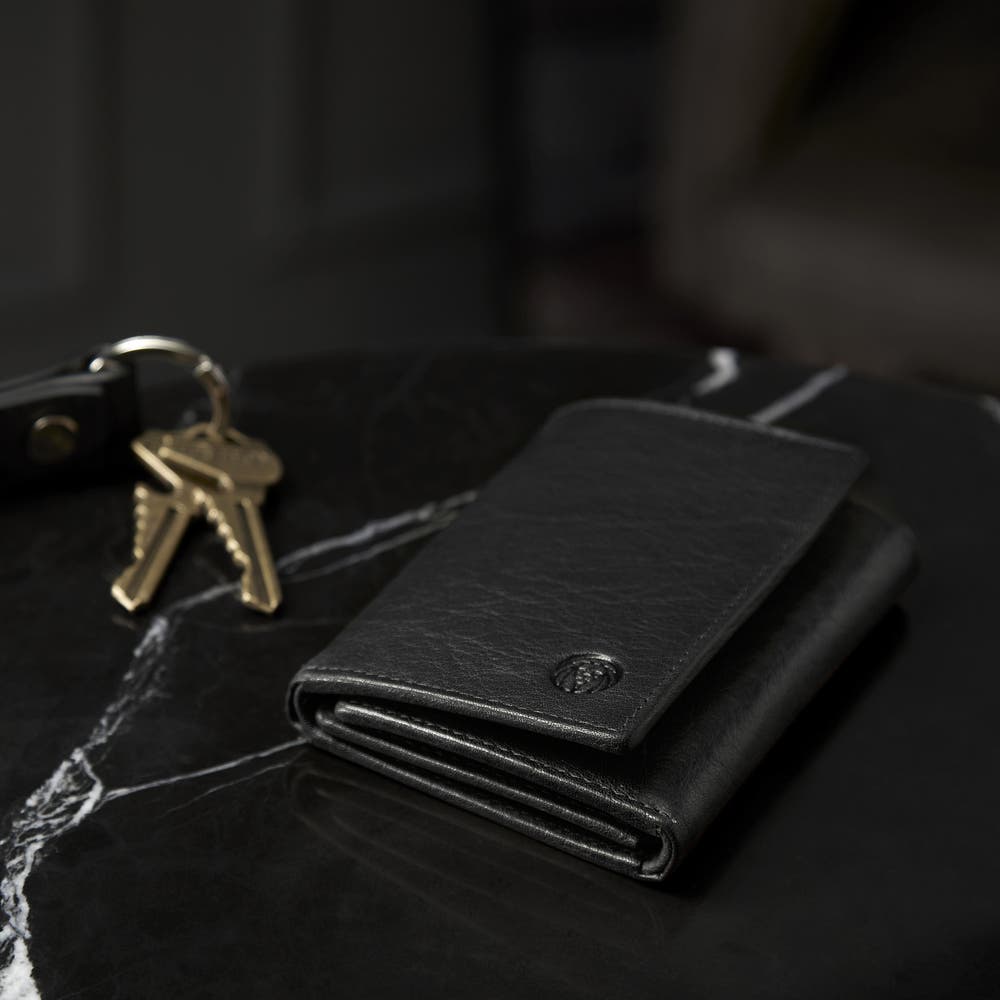 hover: Montreal Maple Black RFID Leather Wallet hover: Montreal Maple Black RFID Leather Wallet