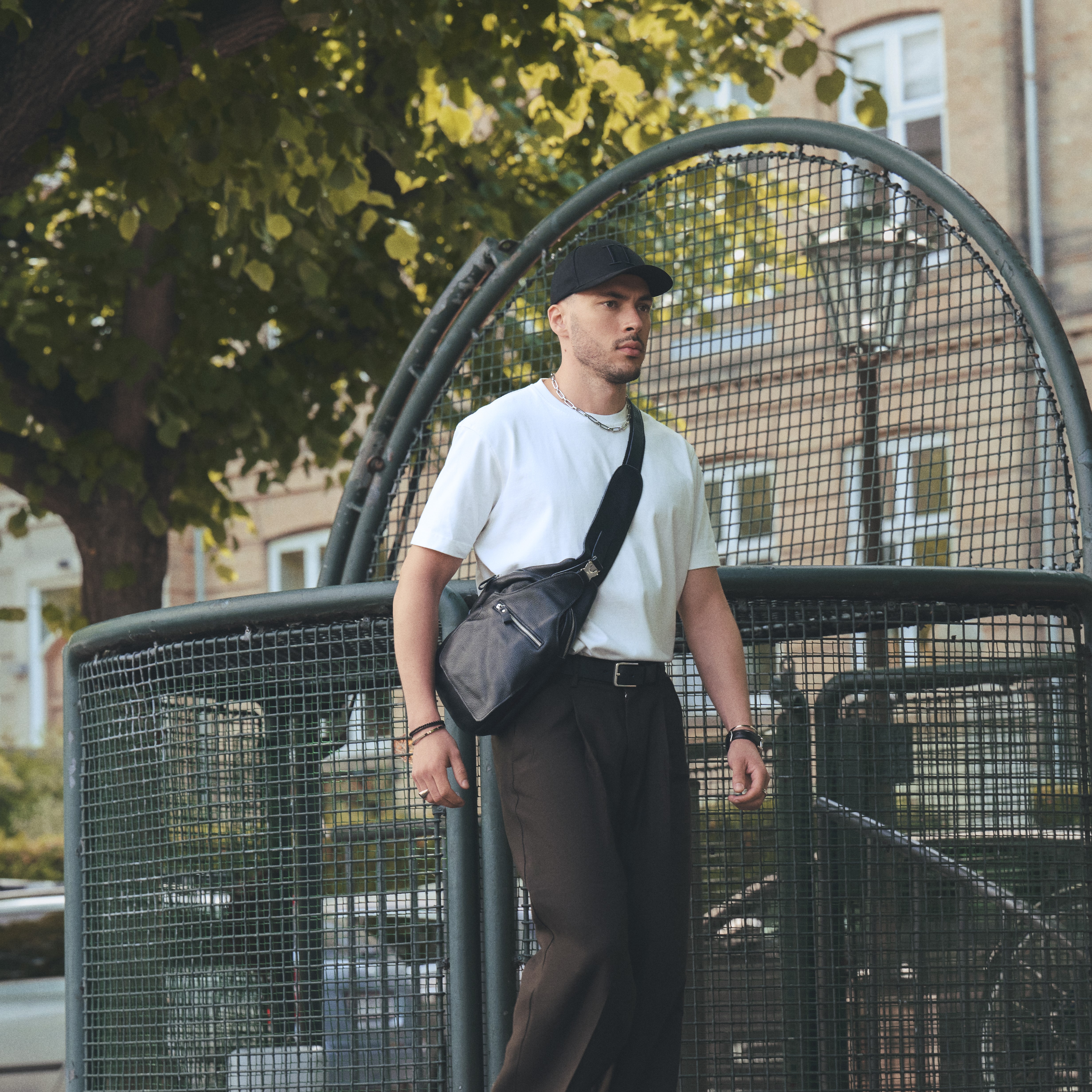  Bolso de hombro de cuero con una sola correa negro - 3