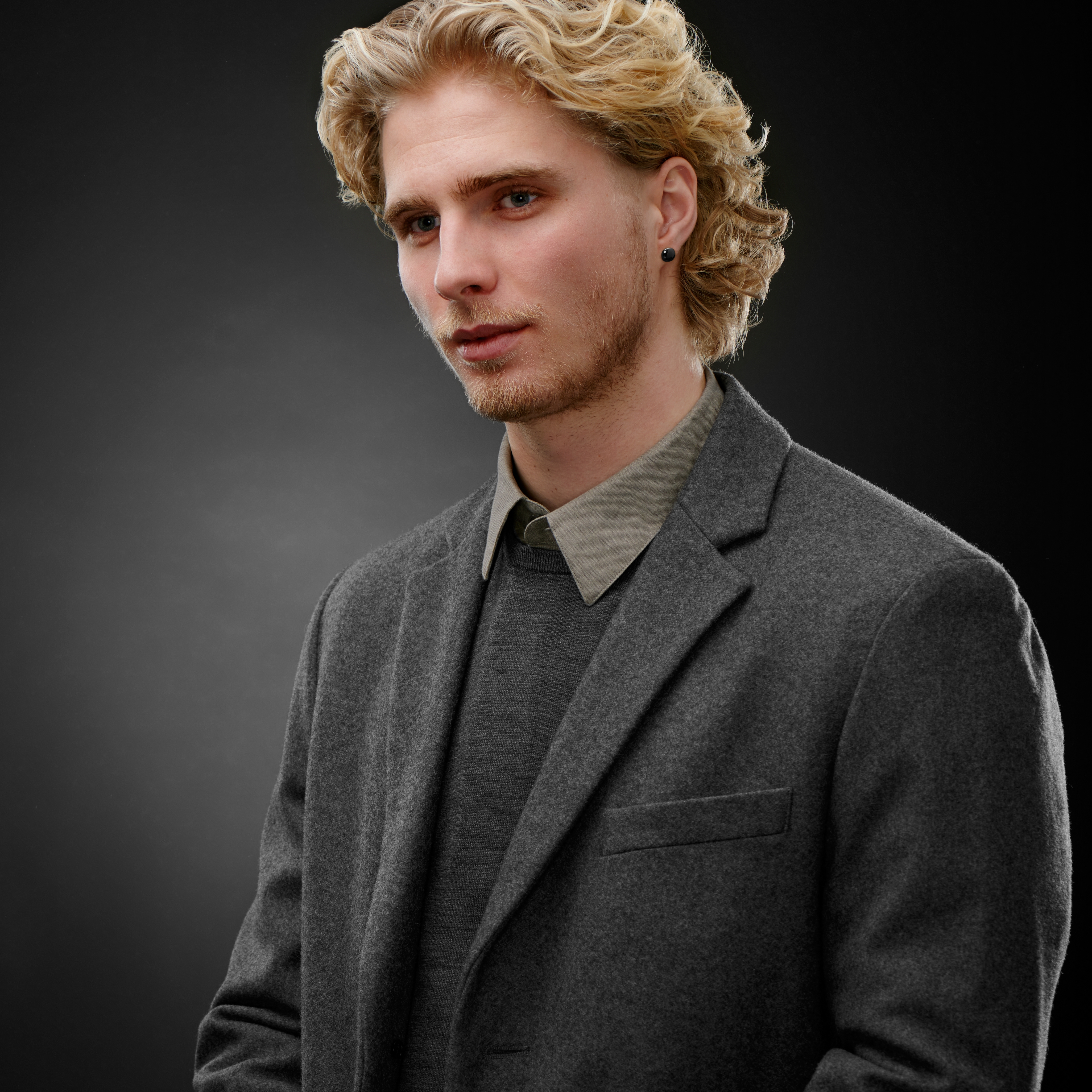 10 mm oceľová studová náušnica v čiernej farbe - 6