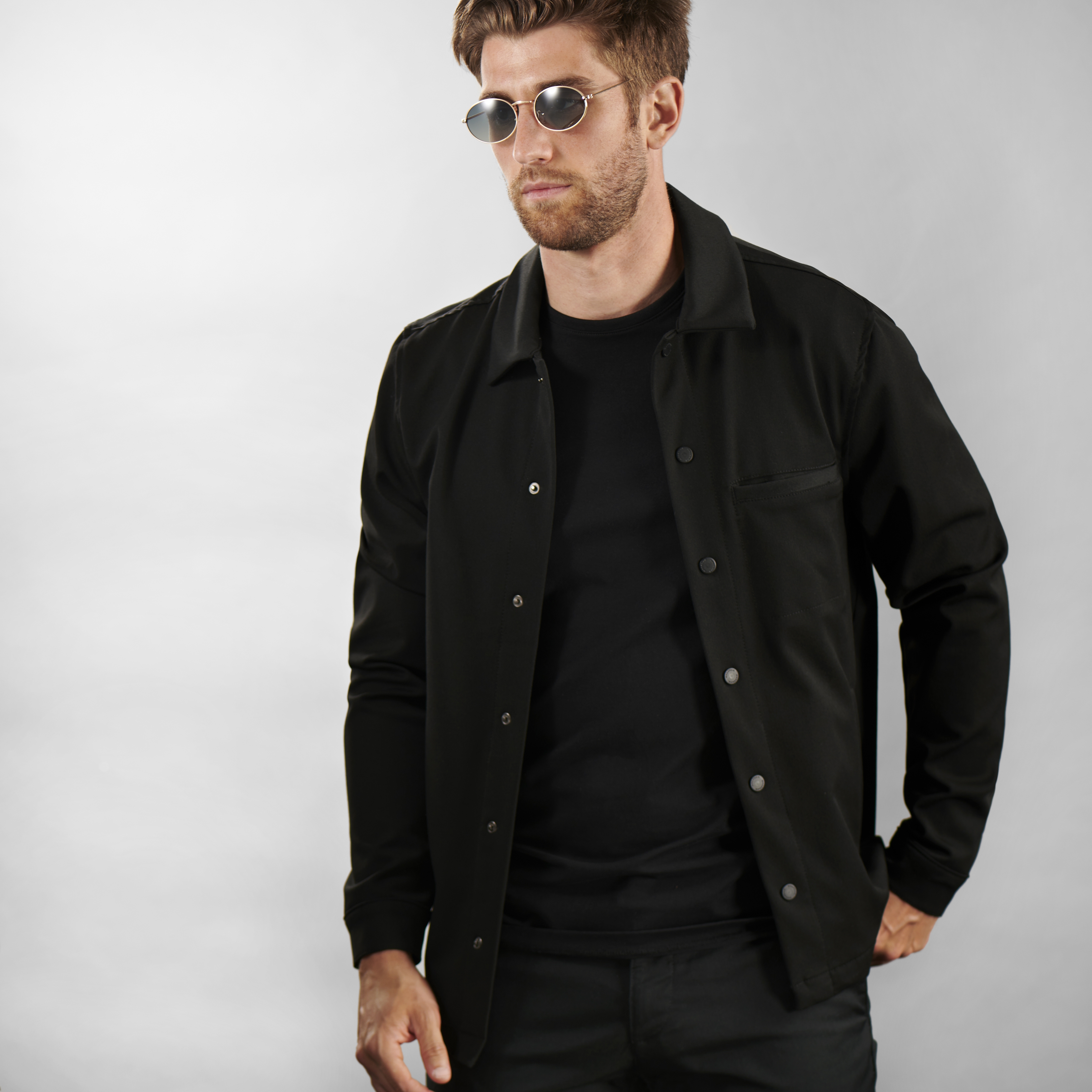 Ambit kullatooni ja rohelised ovaalsed päikeseprillid - 3