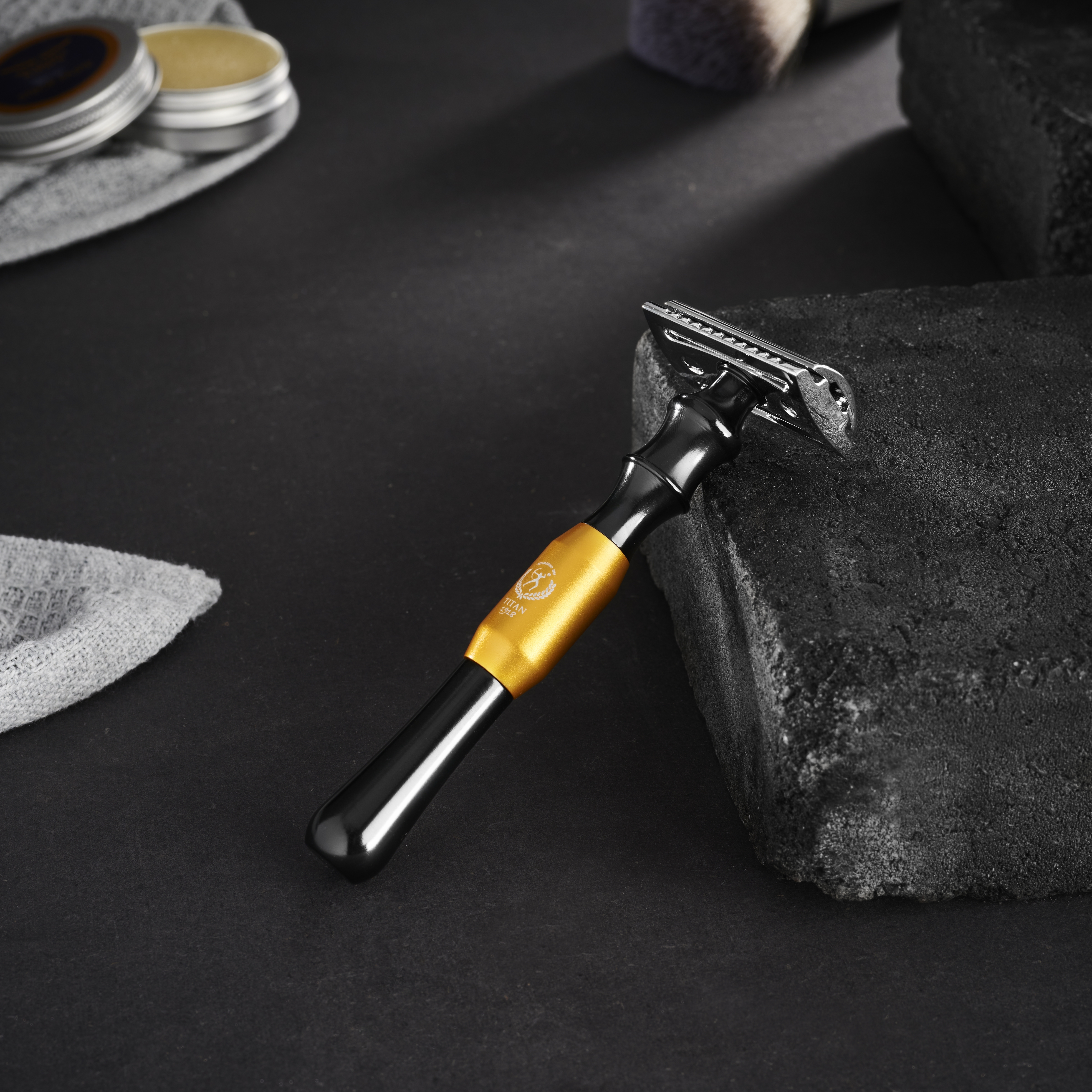 Svart og Gyllen Barberhøvel - 5