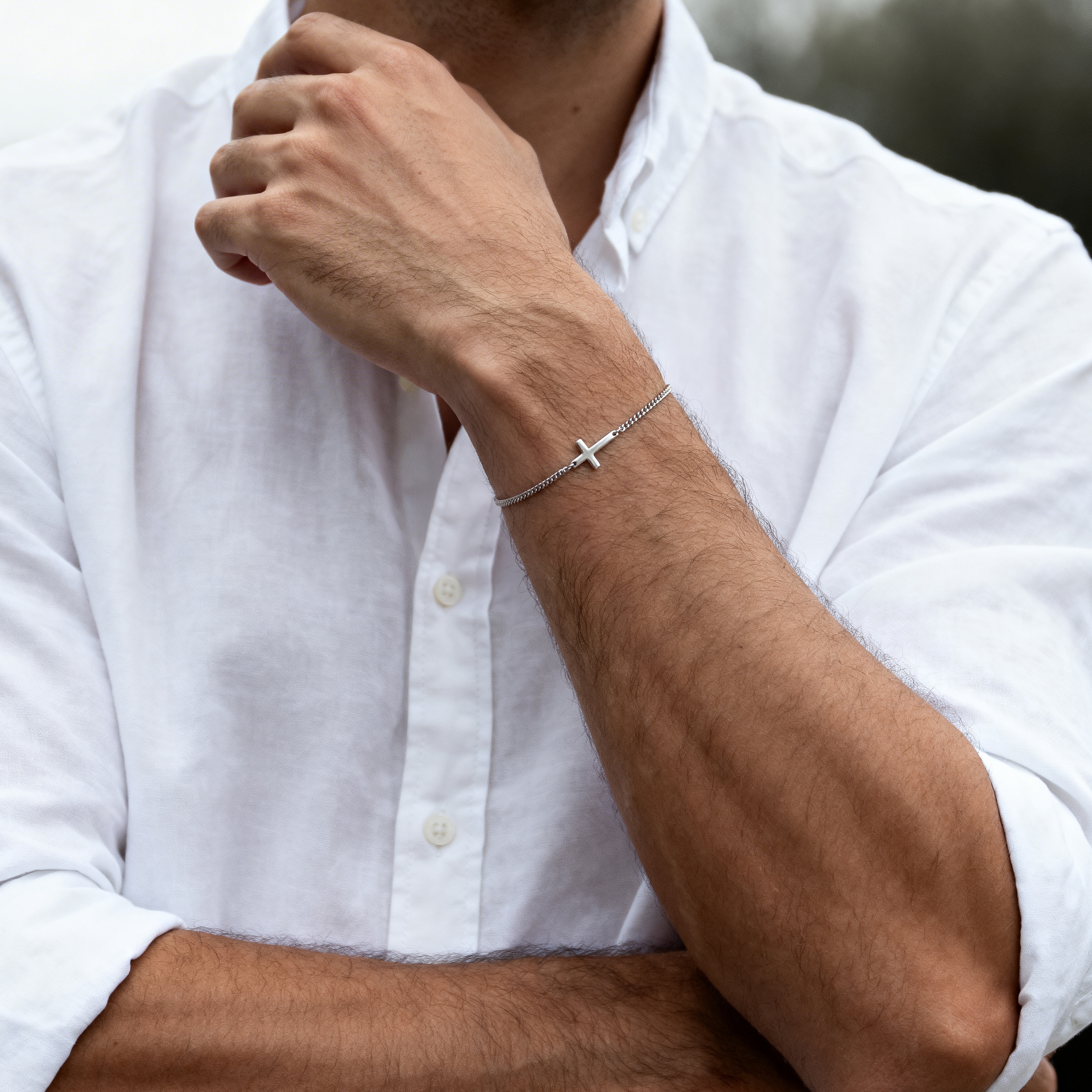 New Classics | 2mm pancířový řetízkový náramek s křížkem z nerezové oceli stříbrné barvy - 3