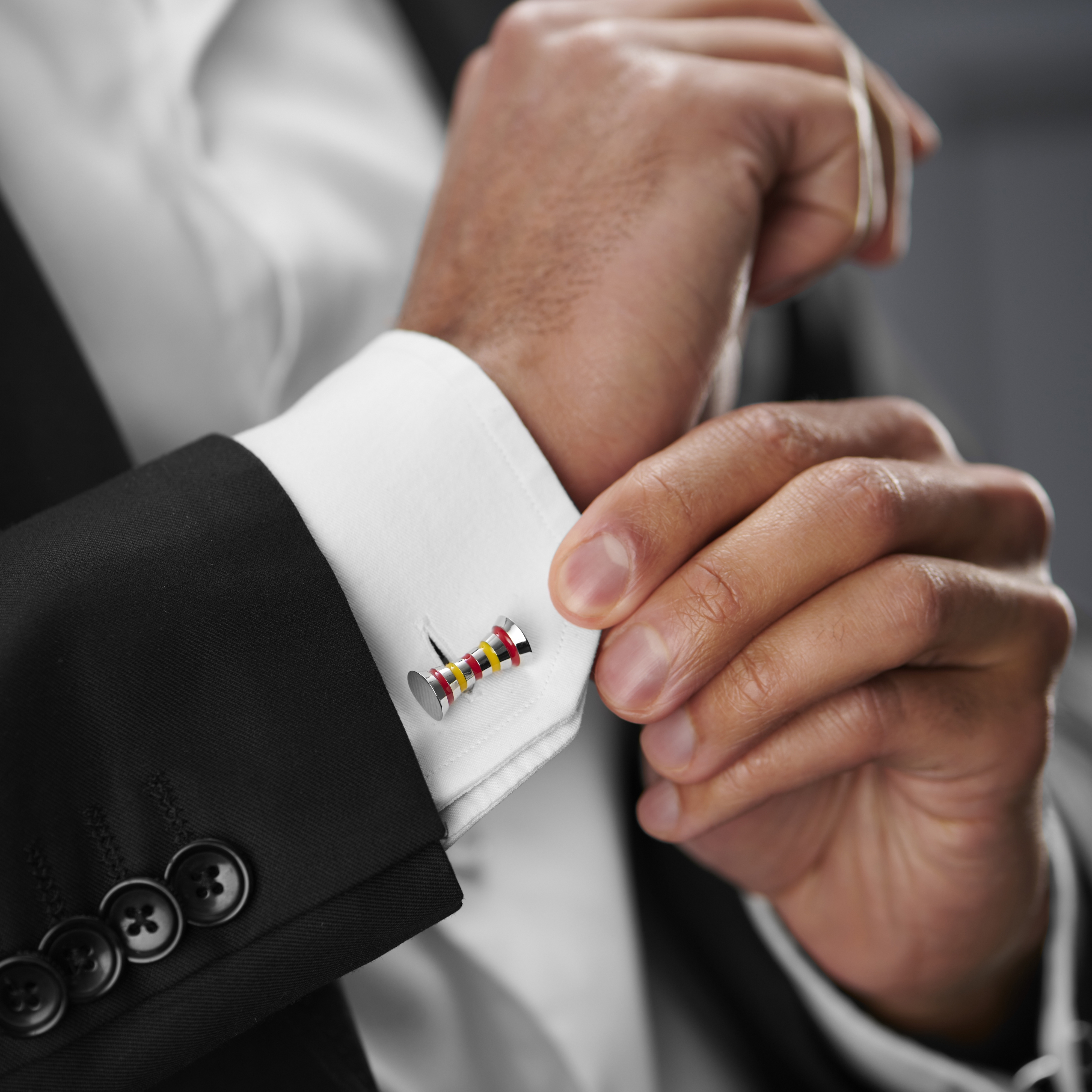 Gestreifte Silberfarbene Manschettenknöpfe In Hammerform - 4