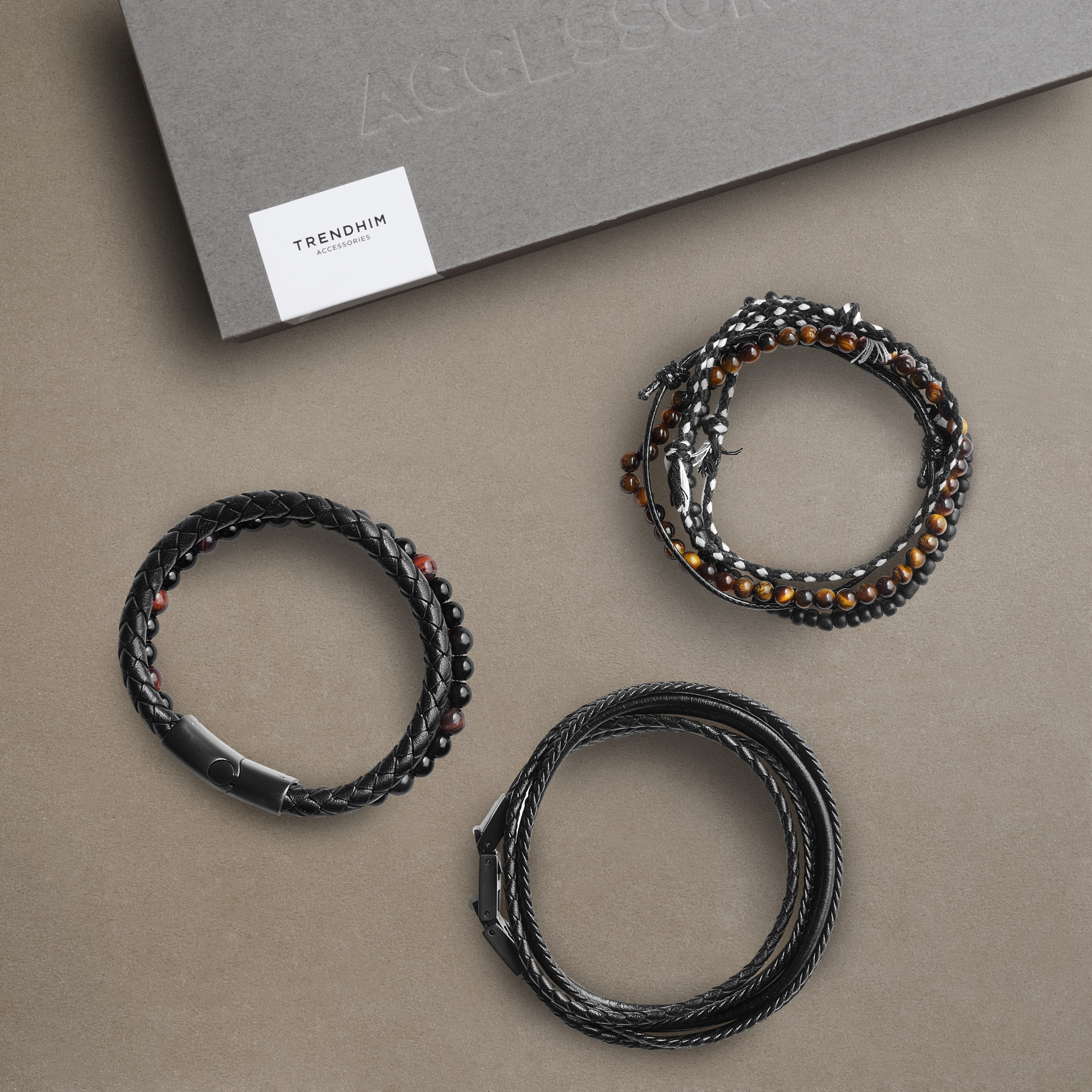  Schwarzes Leder- und Tigeraugenarmband Geschenkbox




 - 2