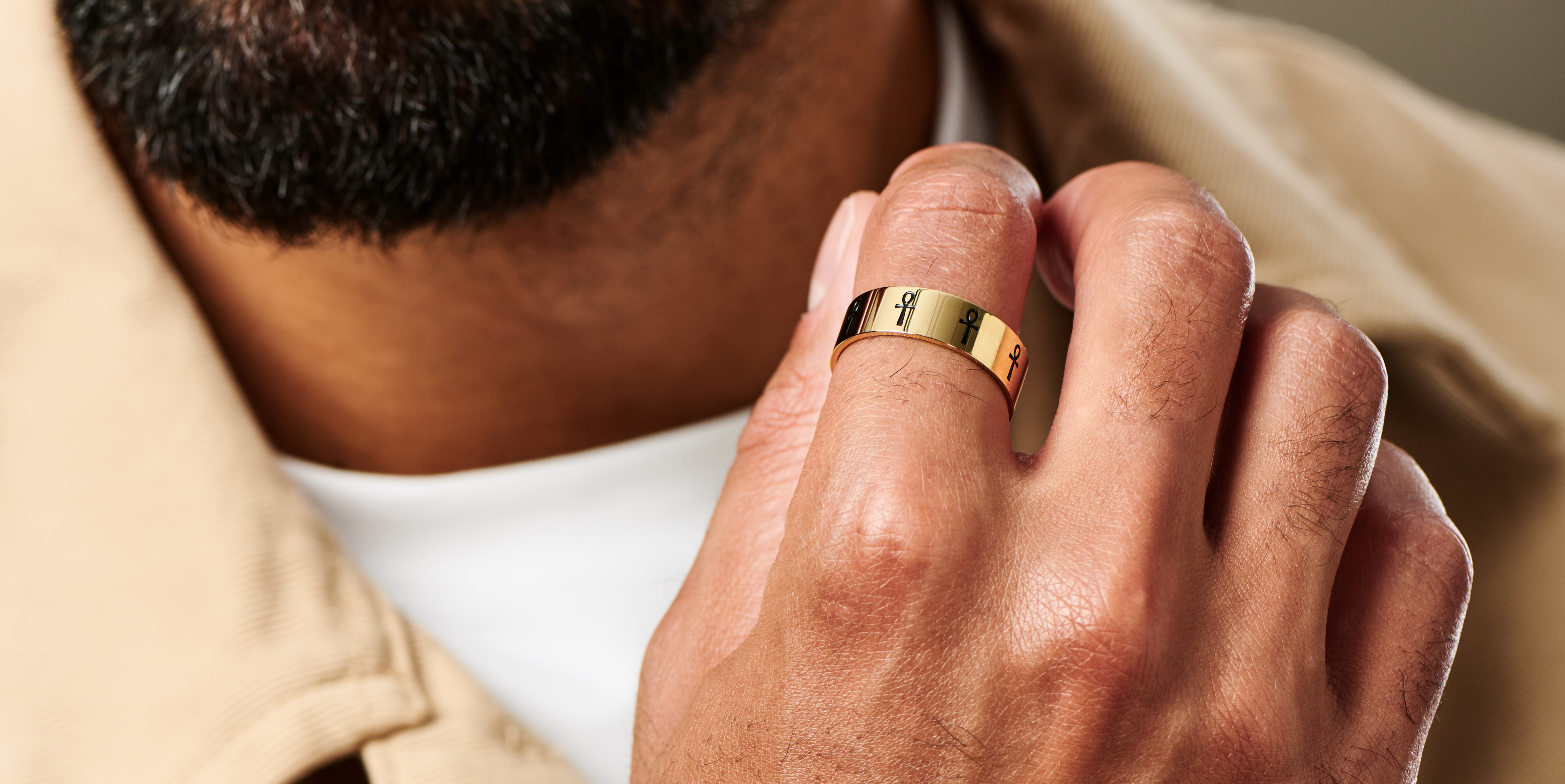 Co znamená prsten na prsteníčku?