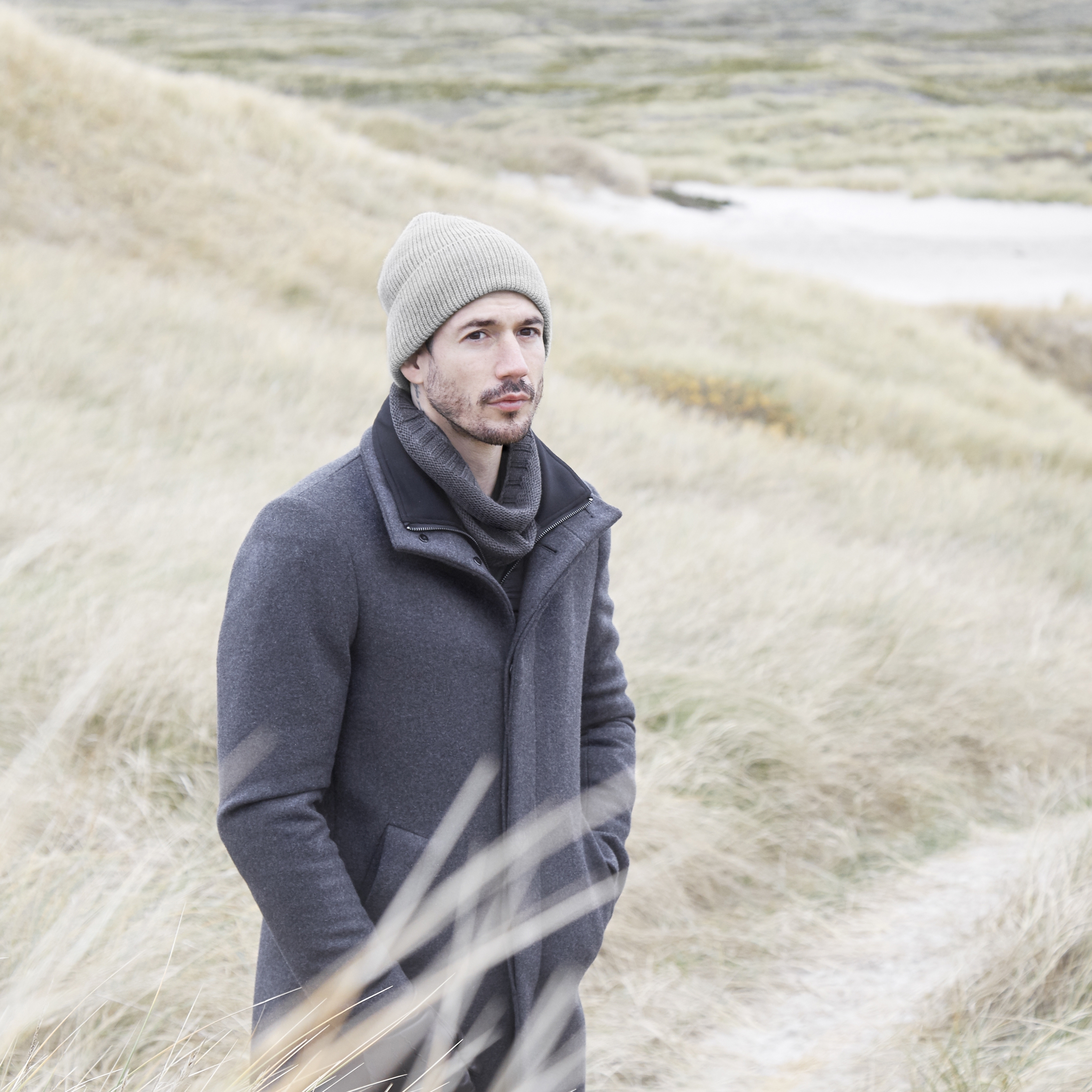 Bledosivá beanie čiapka Montagna Felice - 2