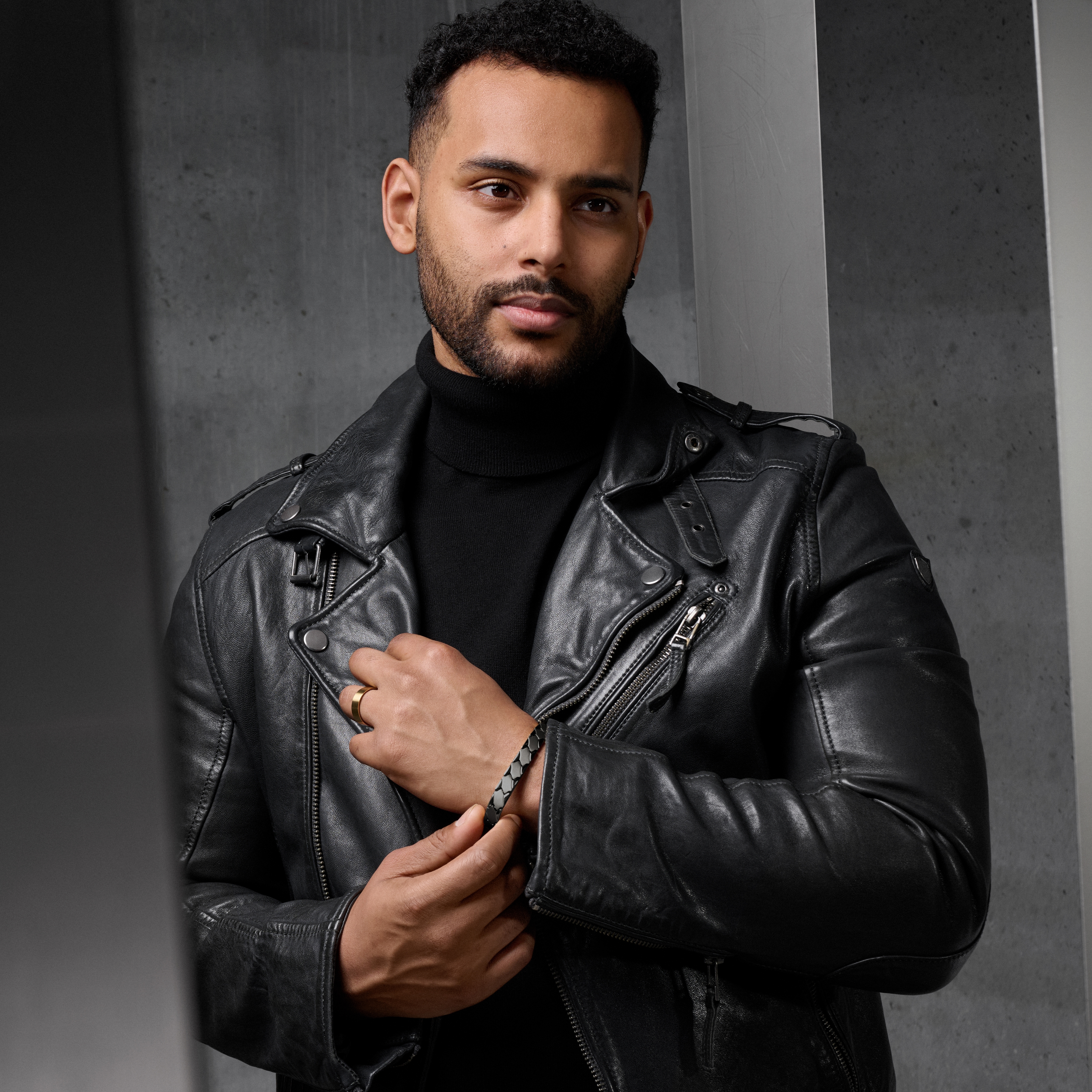 Black Asymmetric Titanium Magnetic Bracelet - 5