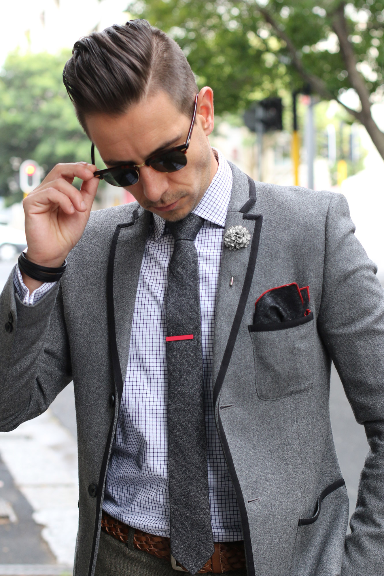 Szpilka do marynarki - biało-czarna dalia - 5