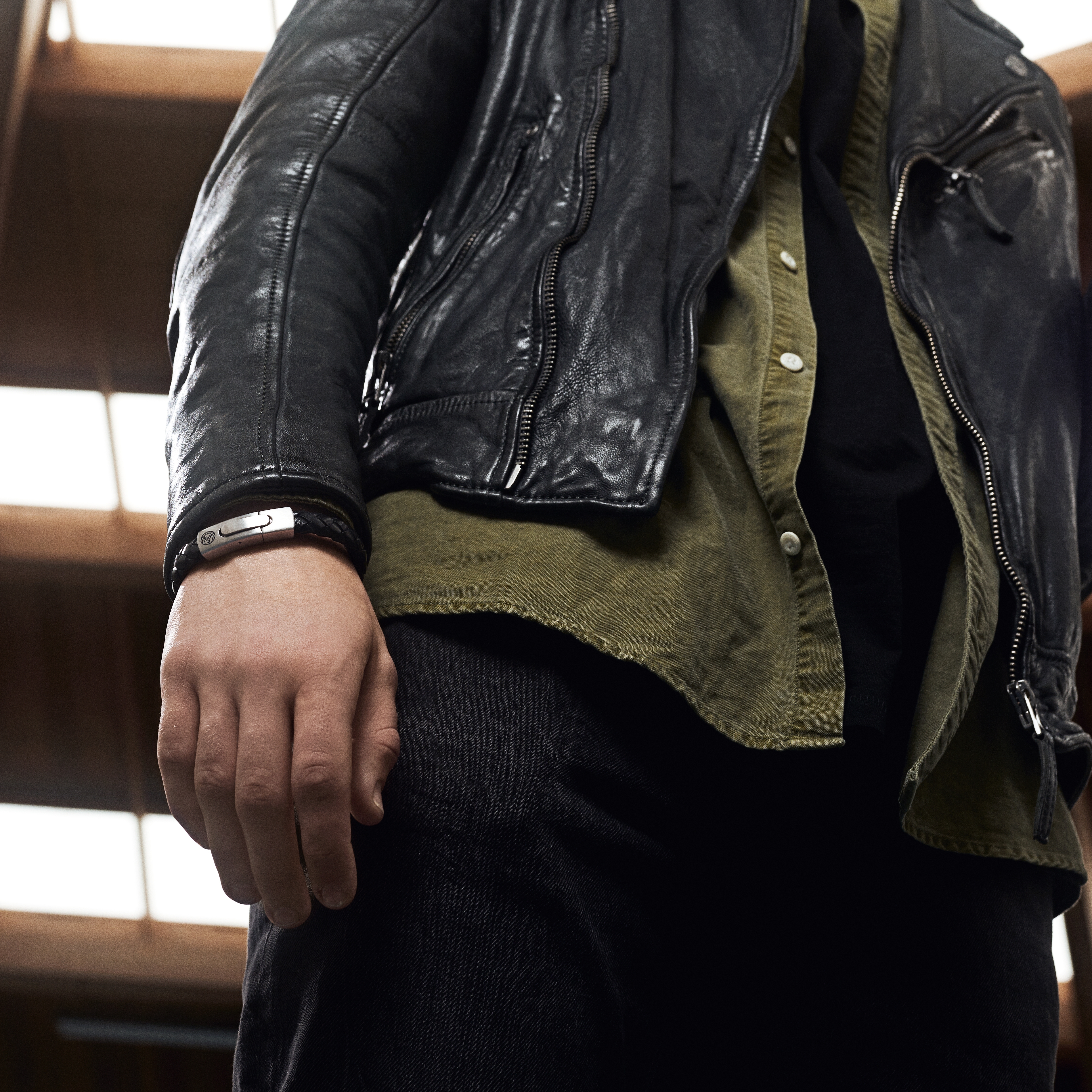 Solides schwarzes Bolo-Lederarmband - 4