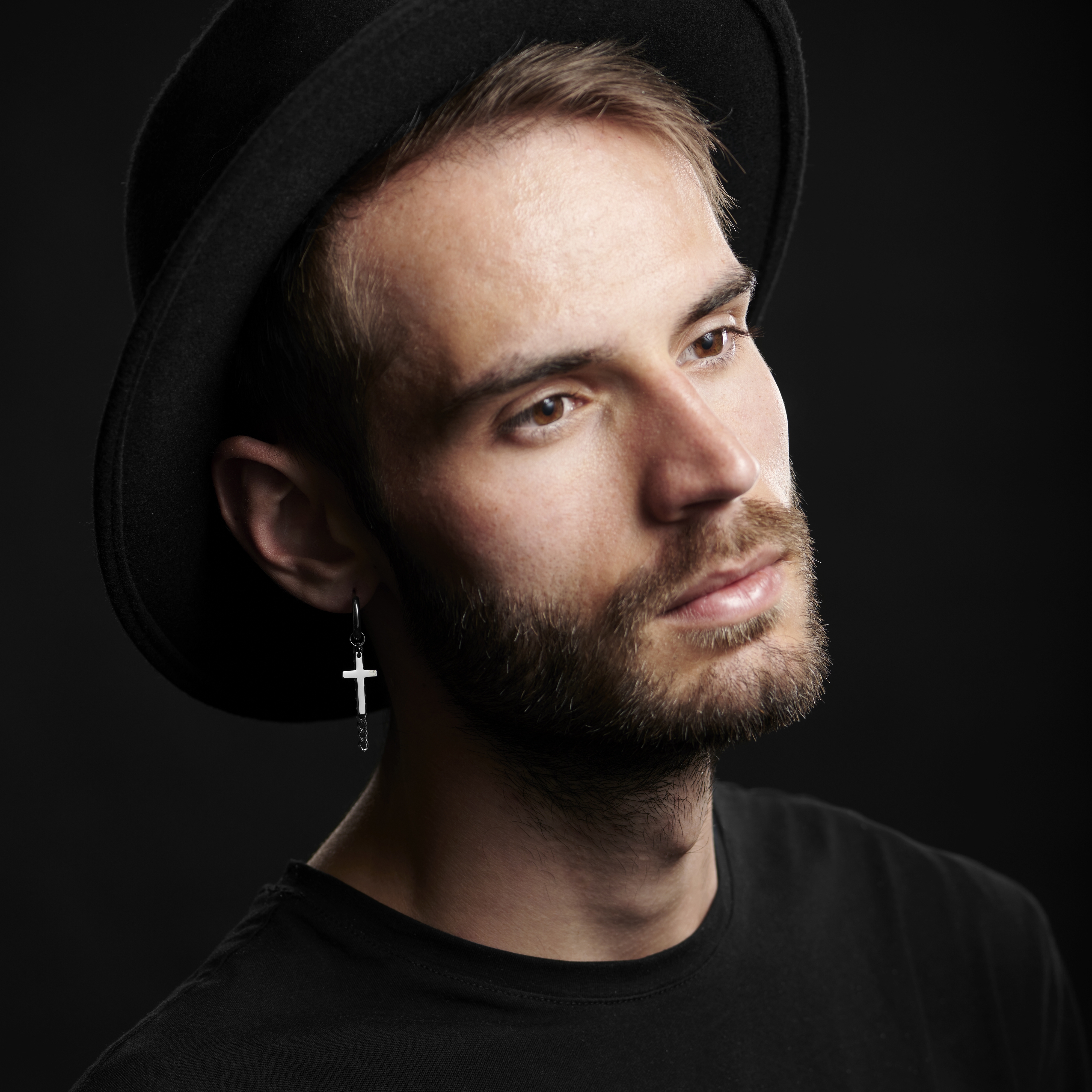 Silverfärgat Kors & Kedja Örhänge - 4