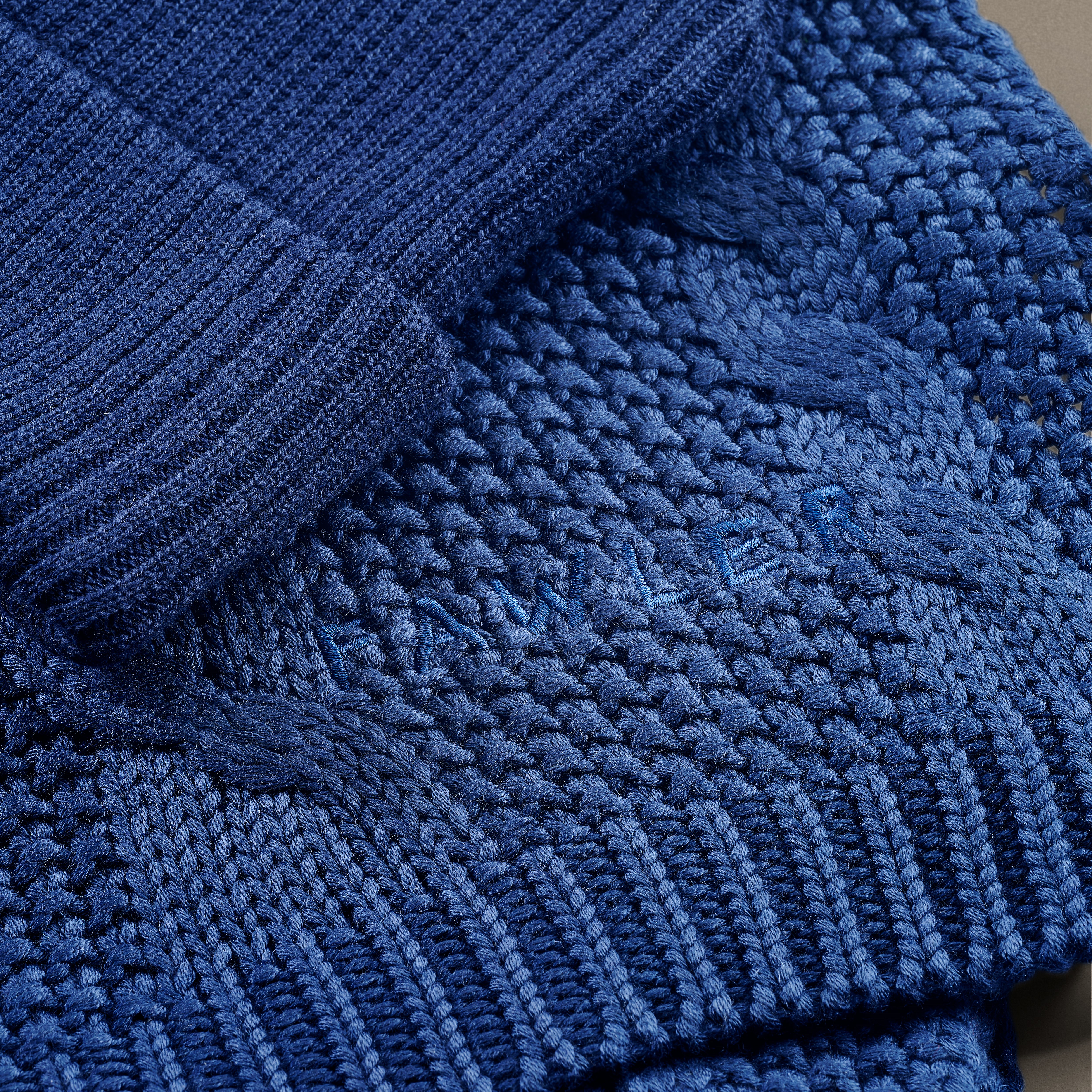 Marineblå Uld Halstørklæde & Hue i Bomuld Gaveæske - 4