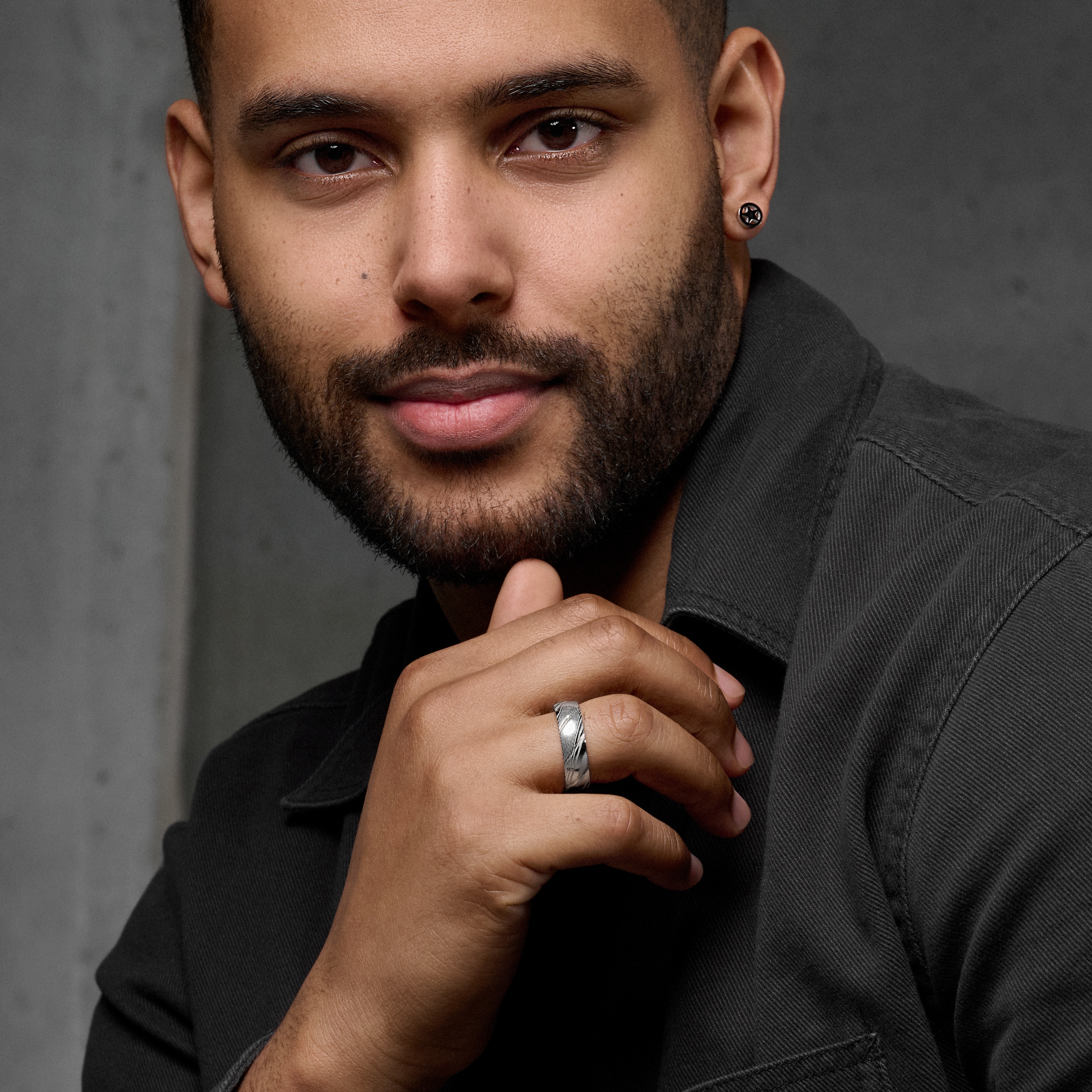 Fortis | 7 mm Silver-Tone & Gunmetal Damascus Steel Ring - 4