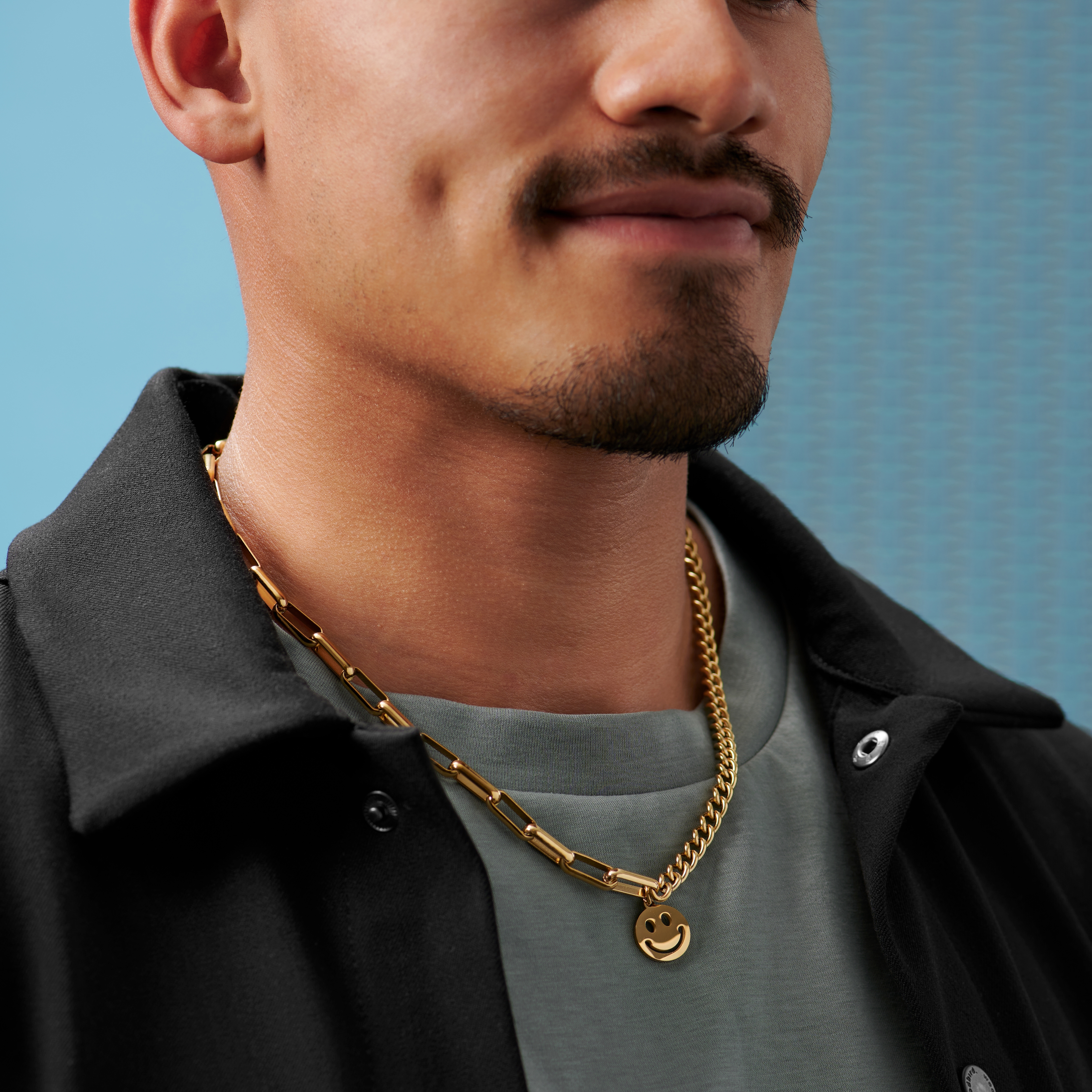 Caleb Amager Goudgekleurde Curb- & Kabelketting met Smiley-hanger - 4