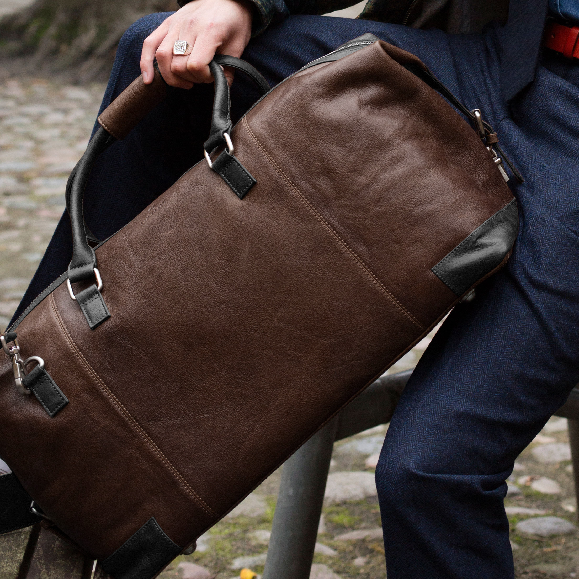 Borsa weekend California marrone e nera  - 17