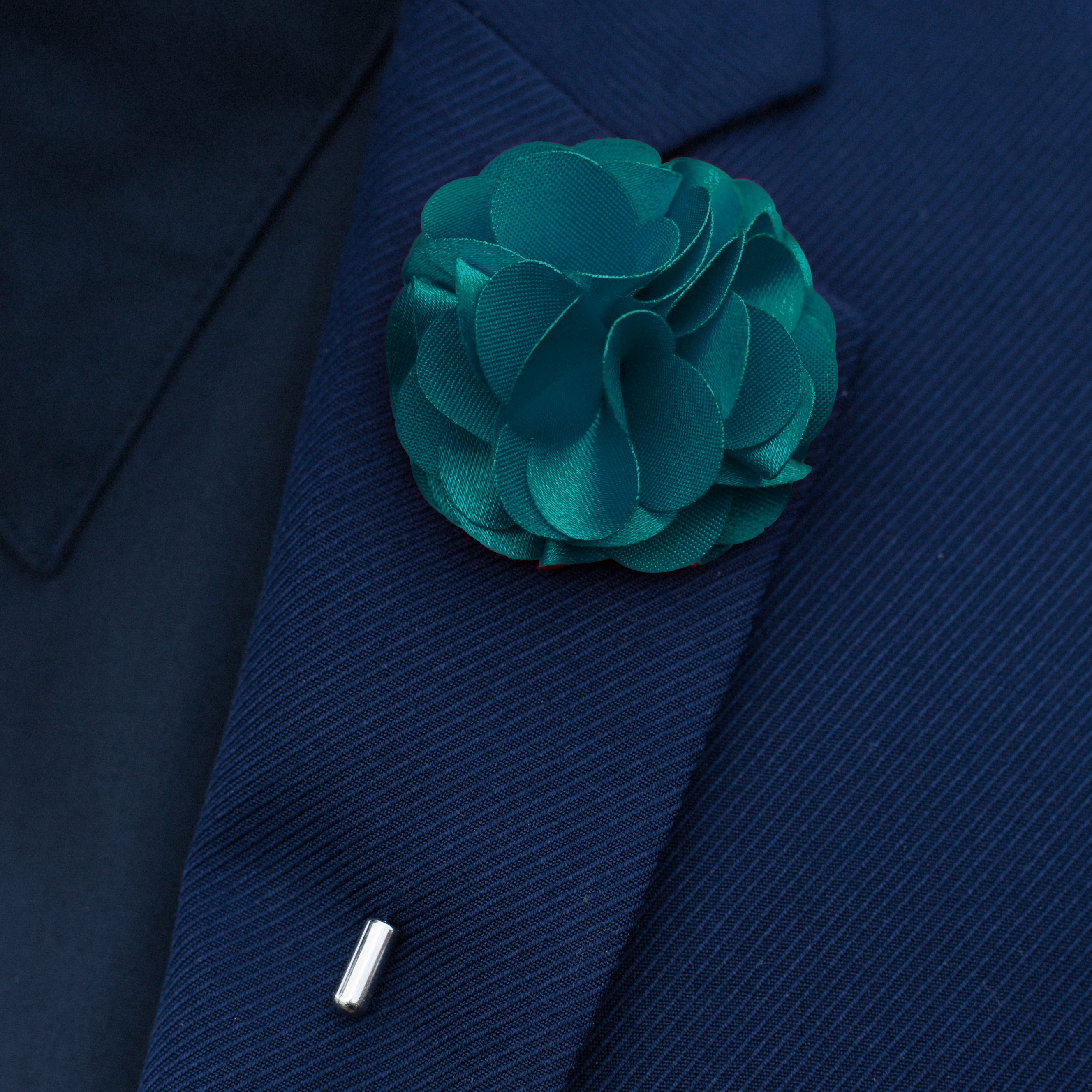 Emerald Green Luxurious Flower Lapel Pin - 3