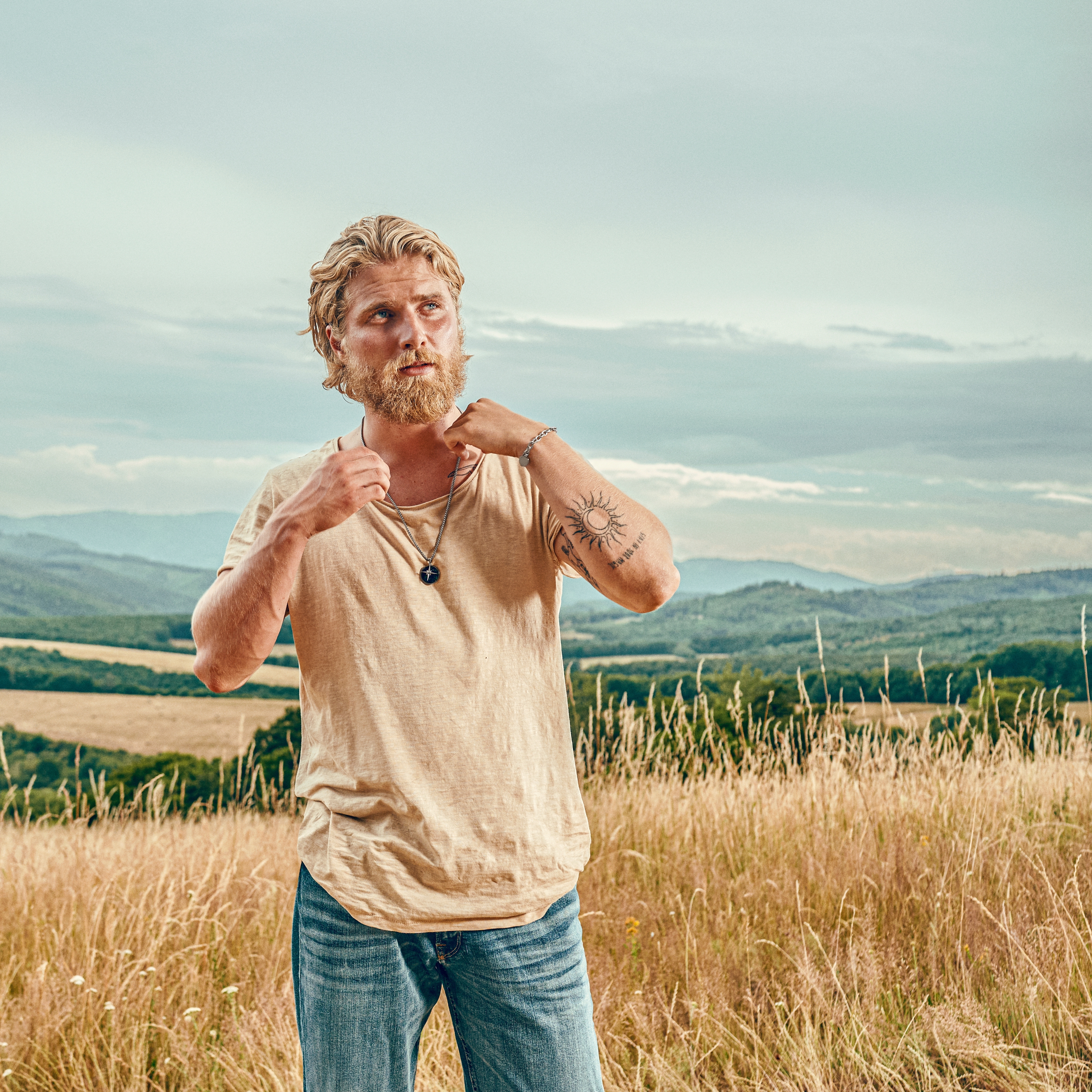 Atlas | Silberfarbene Halskette mit Azurmalachit und Nordstern-Anhänger - 4