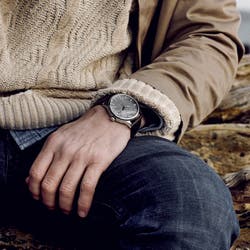 Timon Orologio automatico in madreperla grigia Disponibile