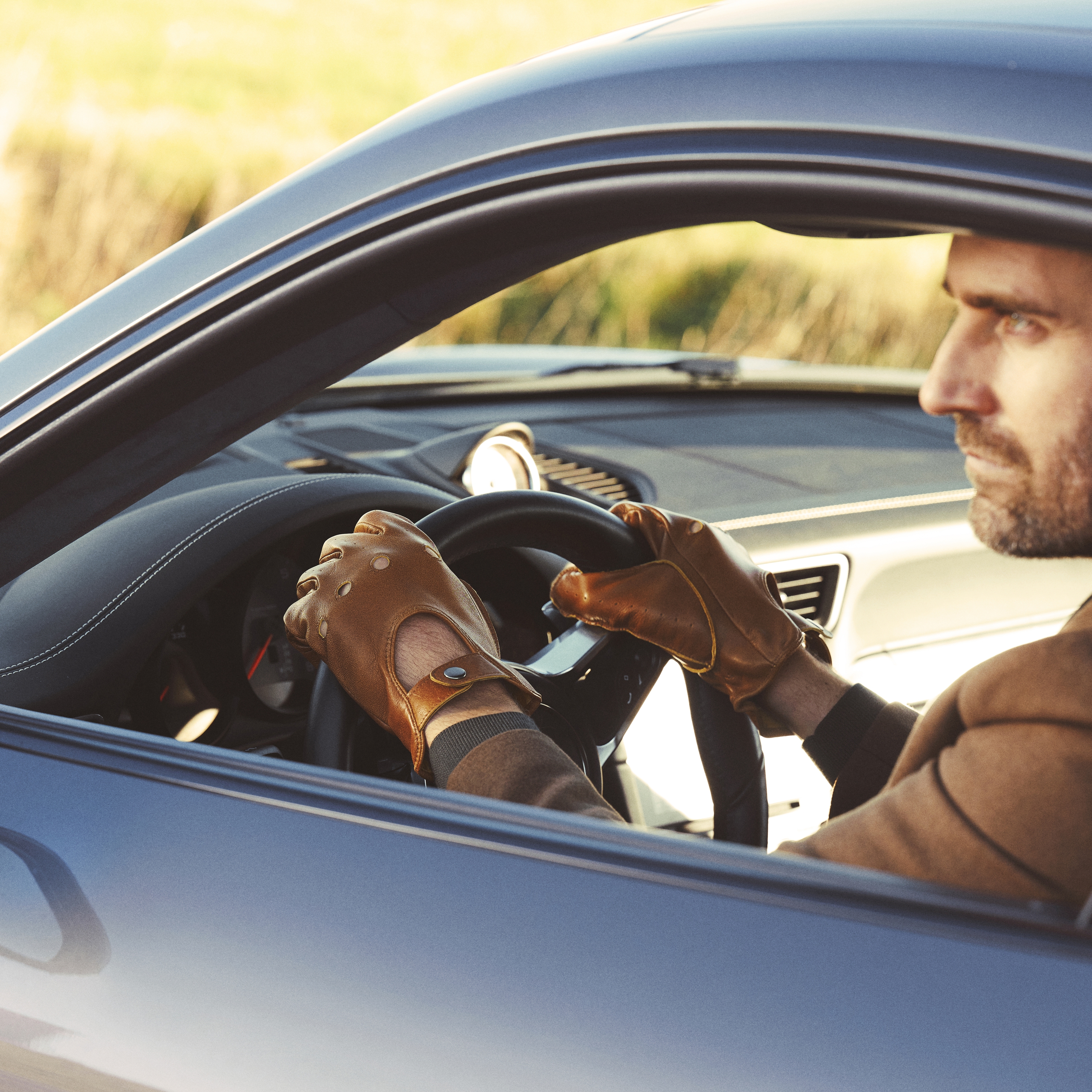 Light Brown Touchscreen Compatible Sheep Leather Driving Gloves - 4