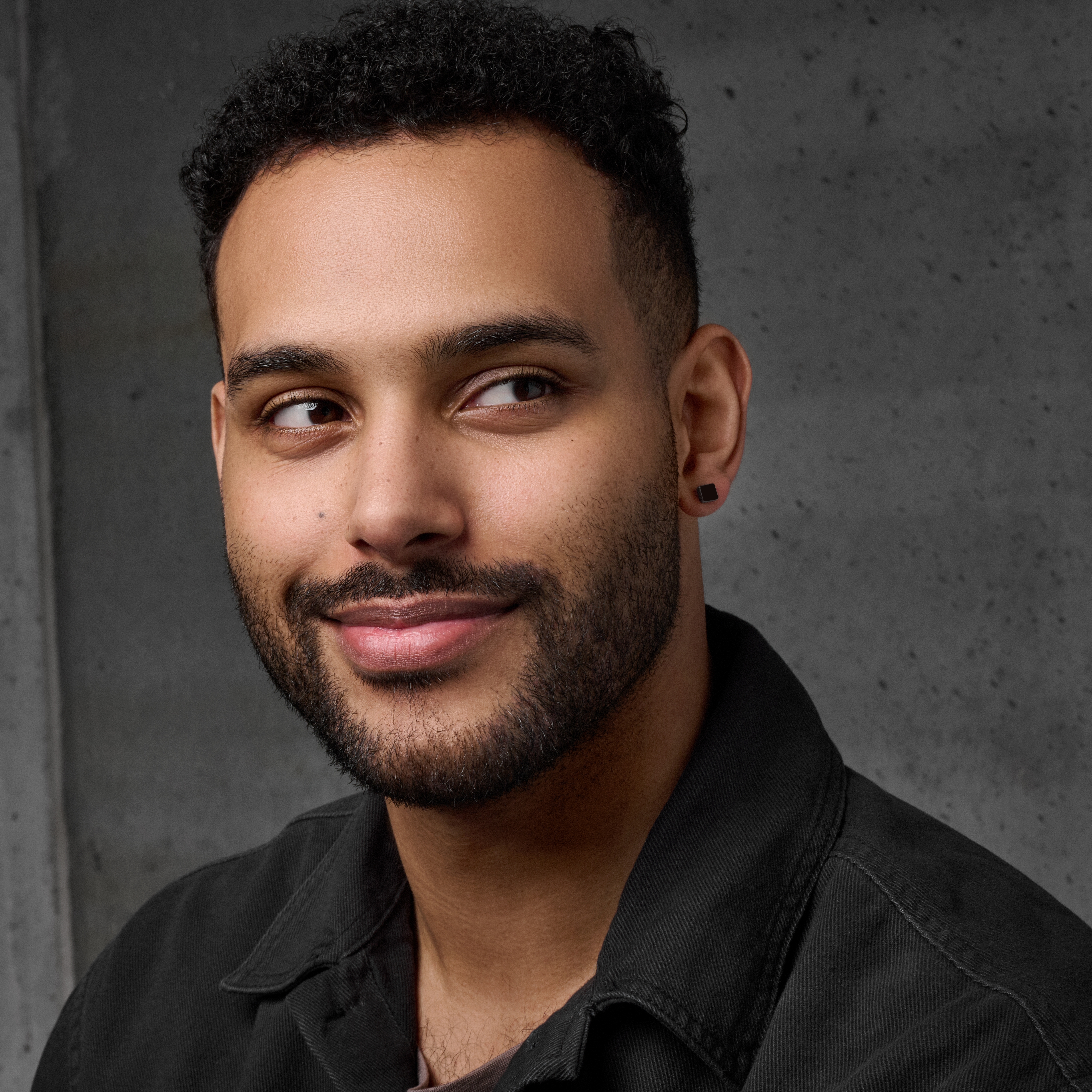 6mm Svart Kvadrat Stud Ørering - 4