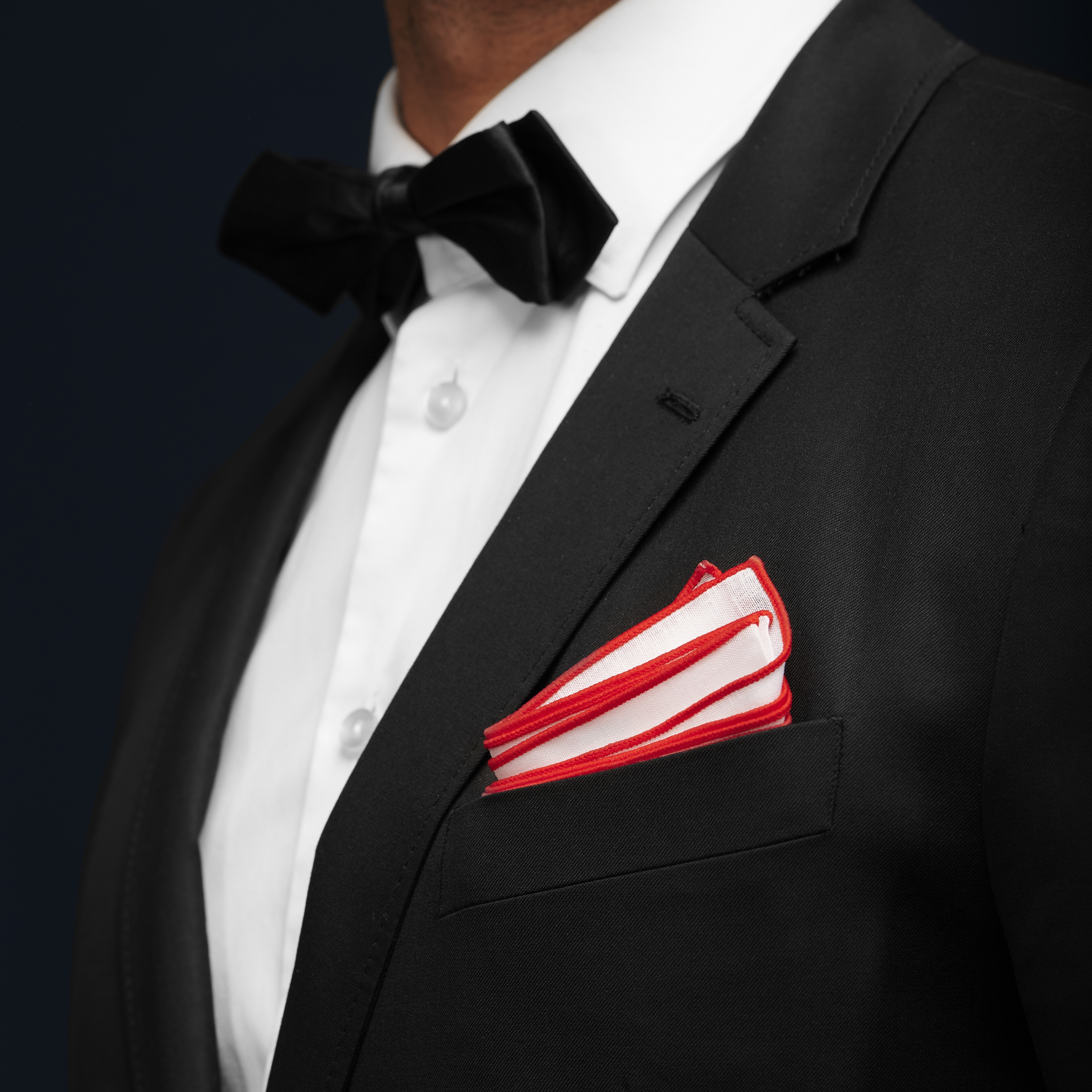 Weißes Einstecktuch Mit Roten Rändern - 4