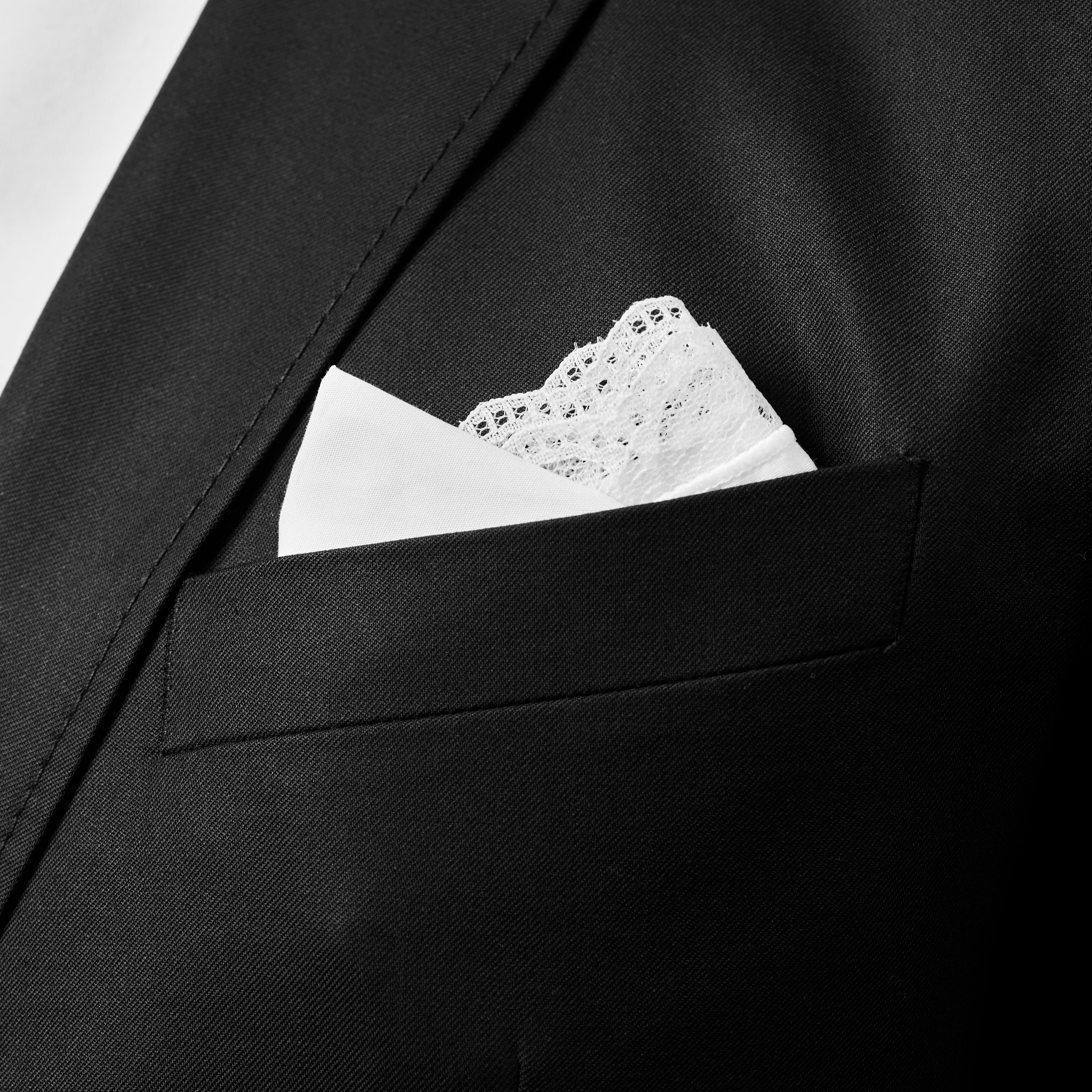 Pochette de costume en coton blanc avec bordure en dentelle - 6