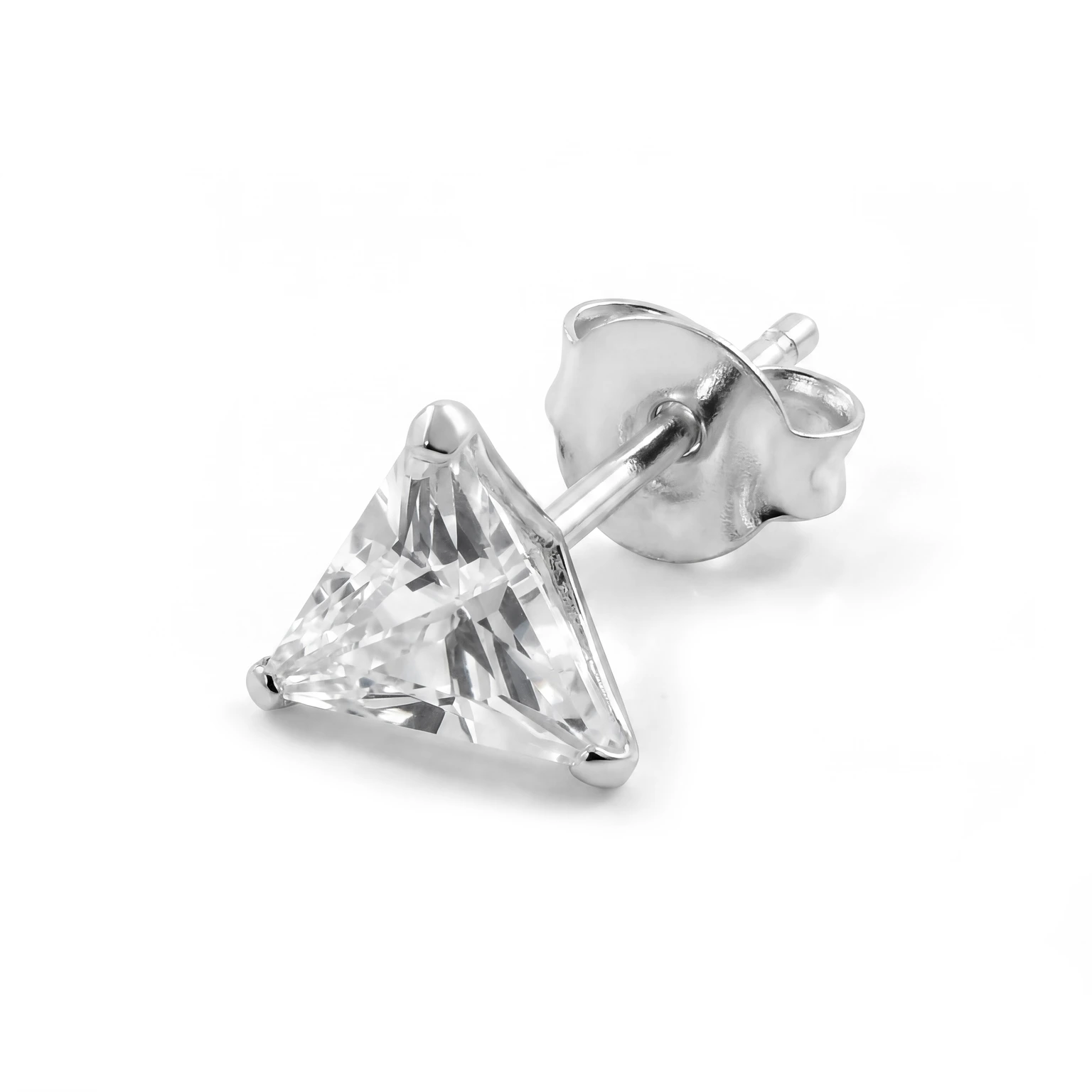 Lucid | Pendiente de botón triangular de plata de ley 925 con circonita de 6 mm Lucid | Pendiente de botón triangular de plata de ley 925 con circonita de 6 mm