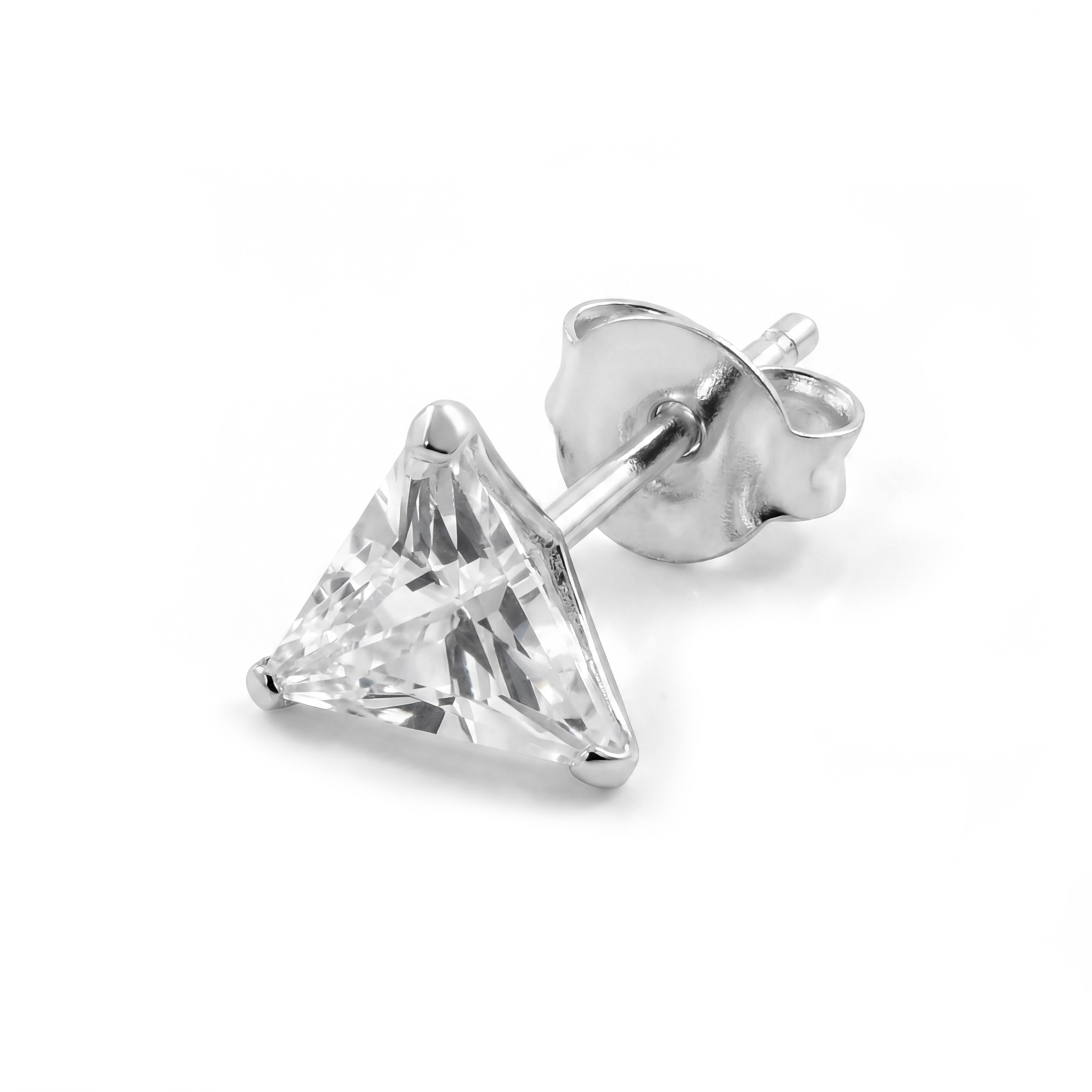 Lucid | 925 sterling ezüst háromszög alakú cirkónia stift fülbevaló 6 mm Lucid | 925 sterling ezüst háromszög alakú cirkónia stift fülbevaló 6 mm
