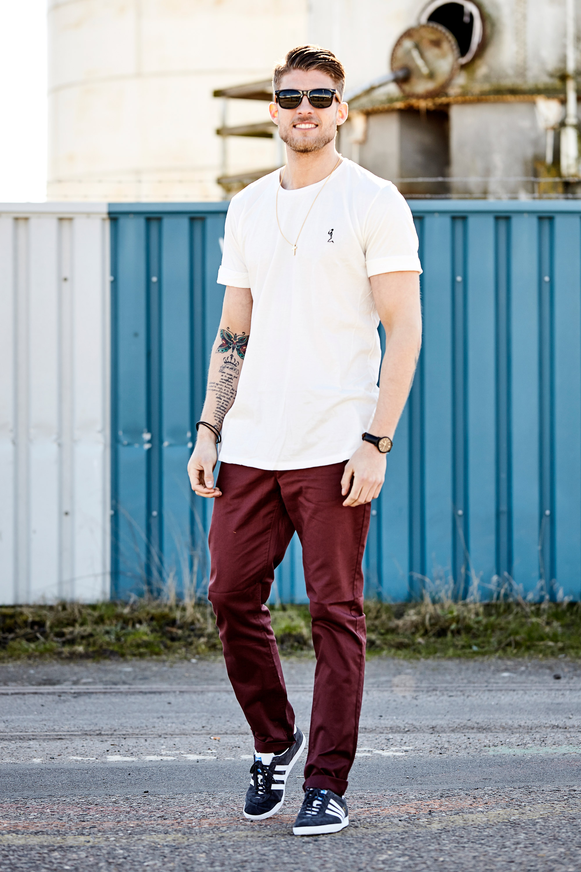 Kapea musta nahkavyö - 5