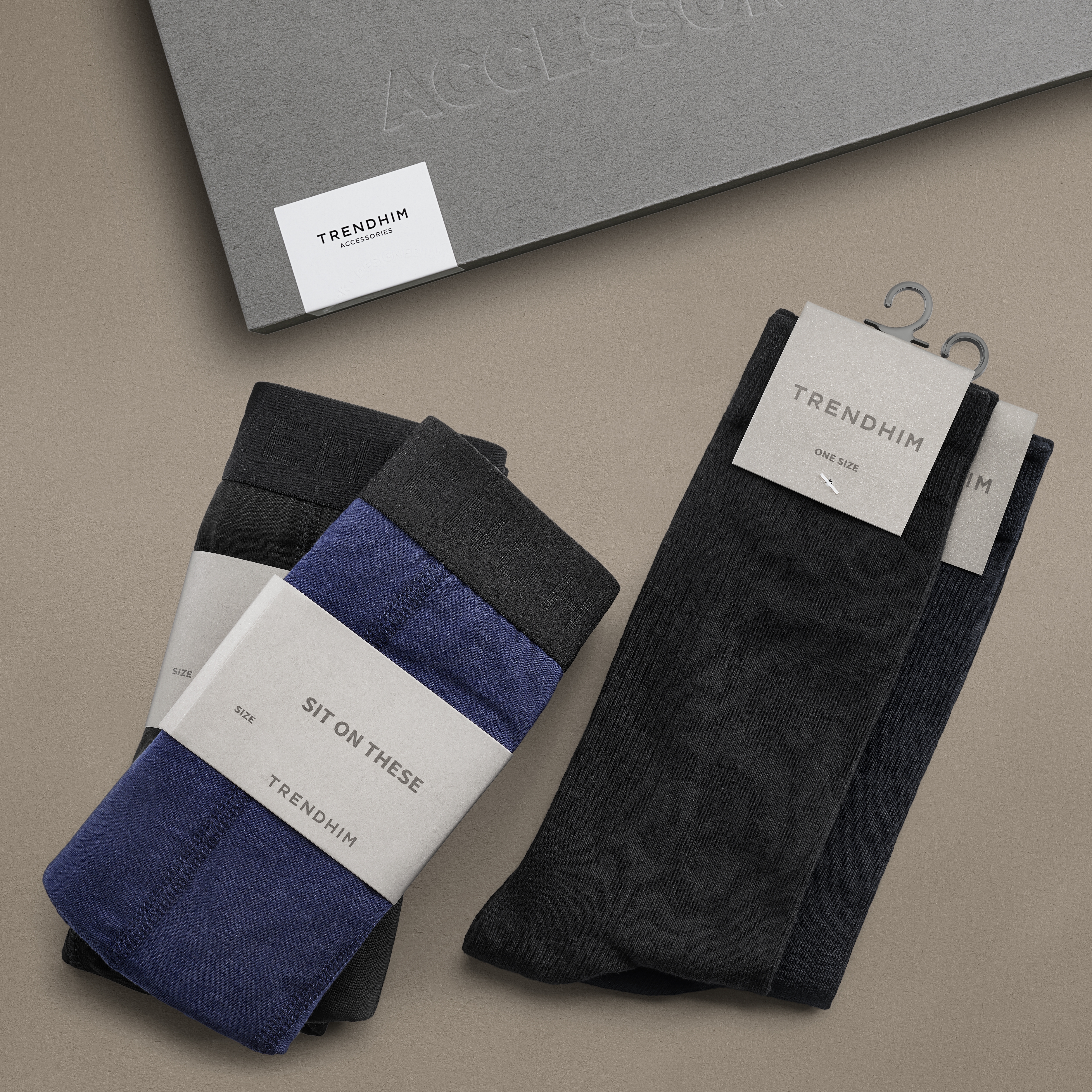 S | FreeFeel | Bambus Undertøj Gaveæske | Sorte & Kongeblå Boxershorts og Strømper - 2