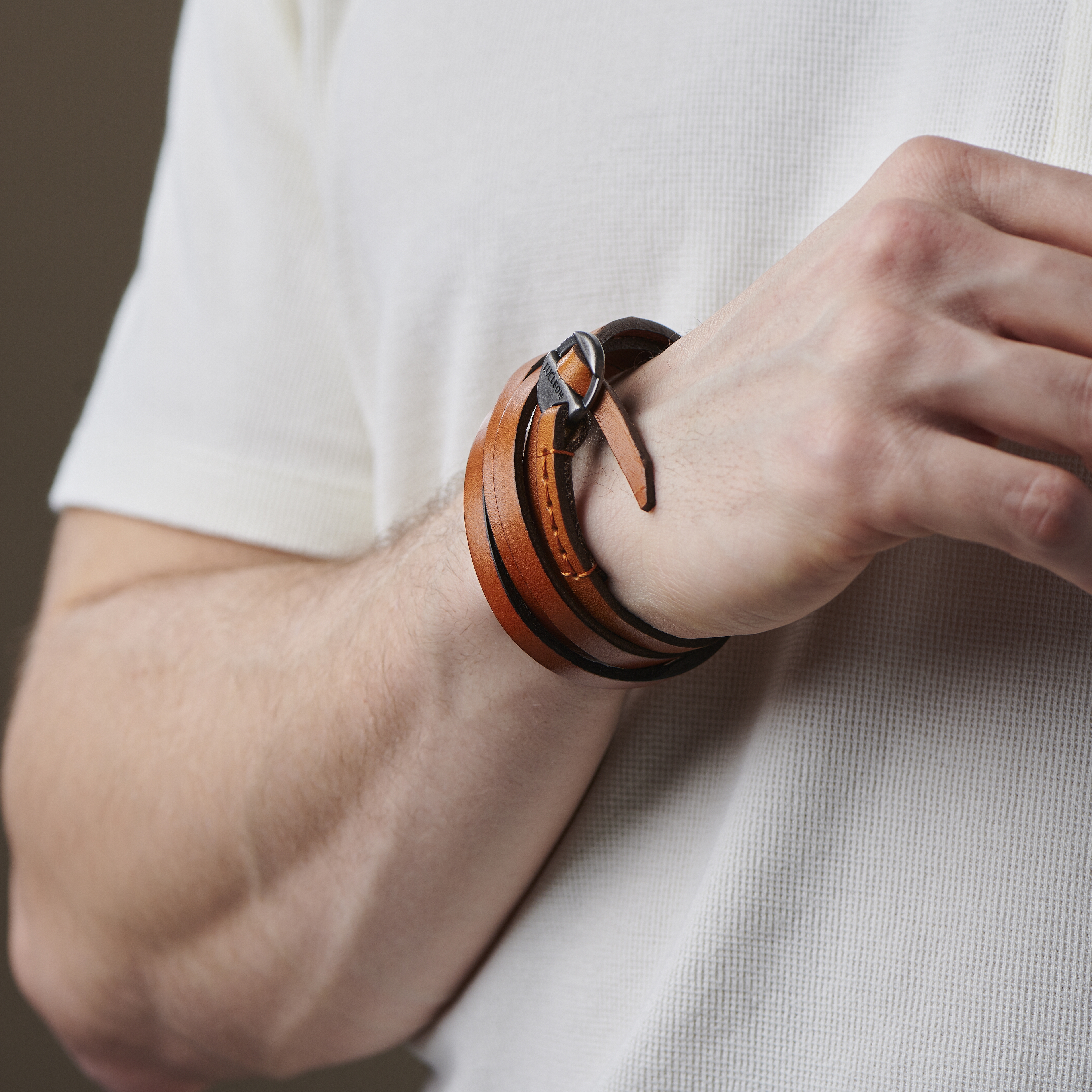 Hnedý náramok Lucca - 3