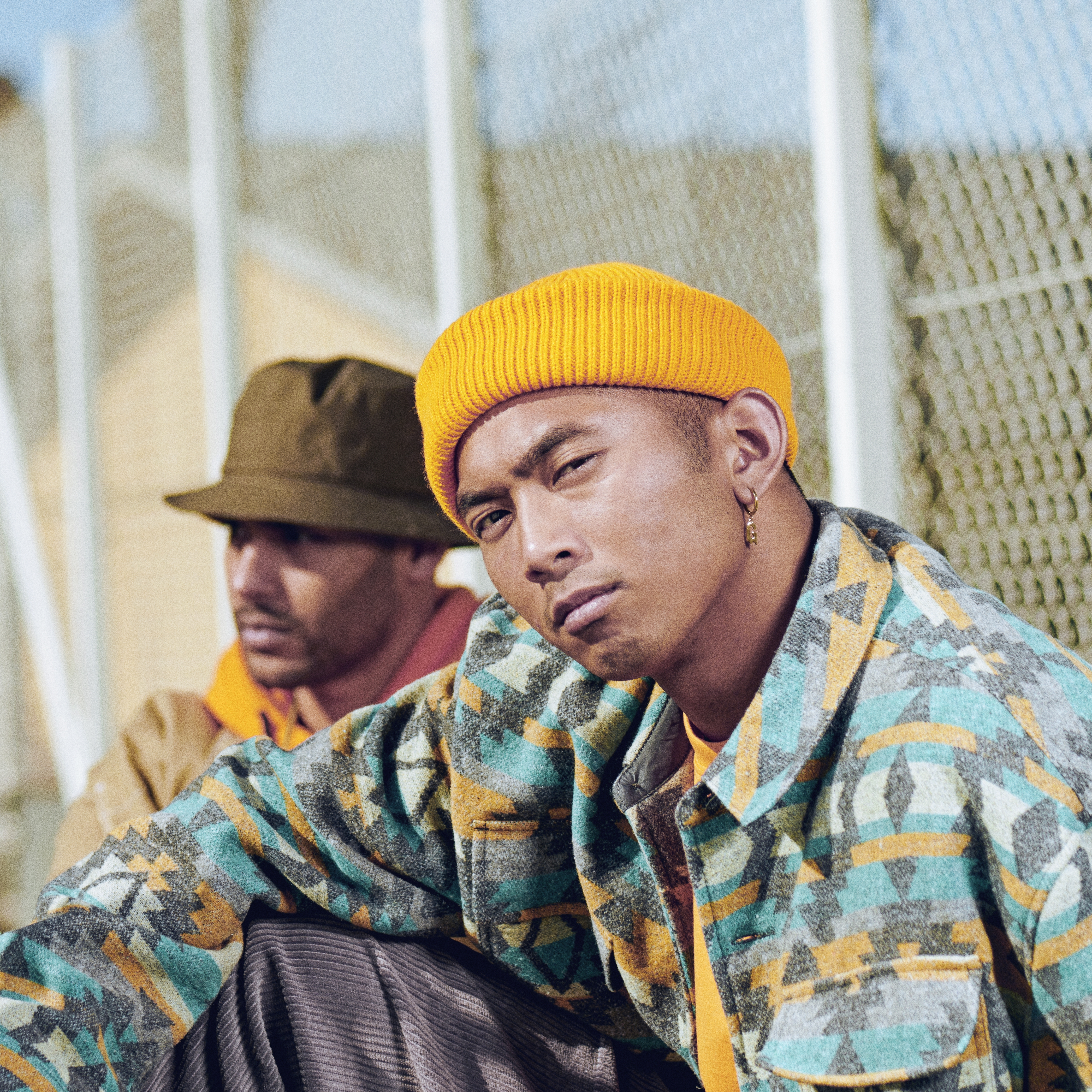 Fahrenheit | Boucle d'oreille avec l'initiale G en acier doré - 4