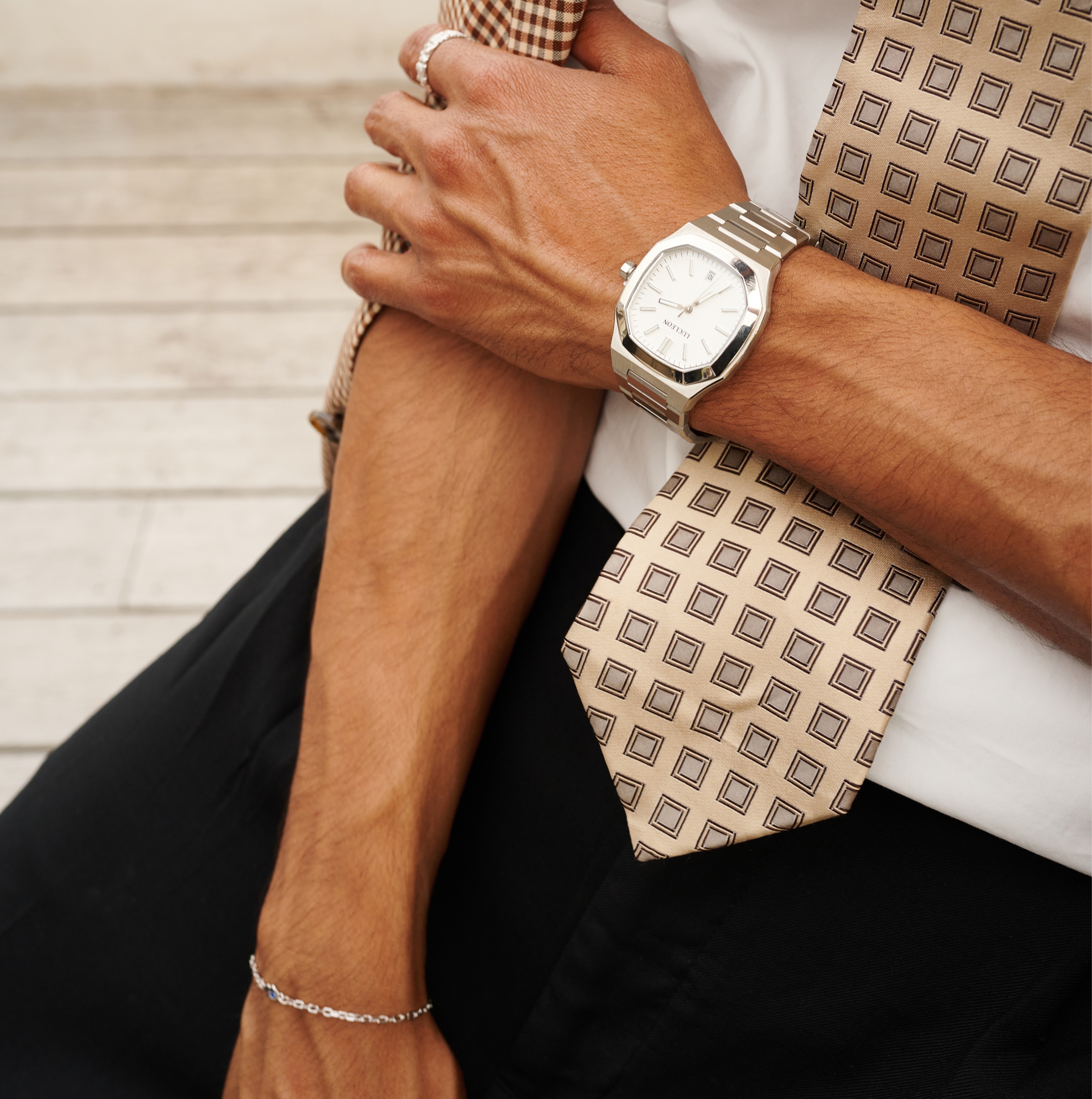 Vector | Reloj octogonal de acero inoxidable en tono plateado con esfera blanca - 3