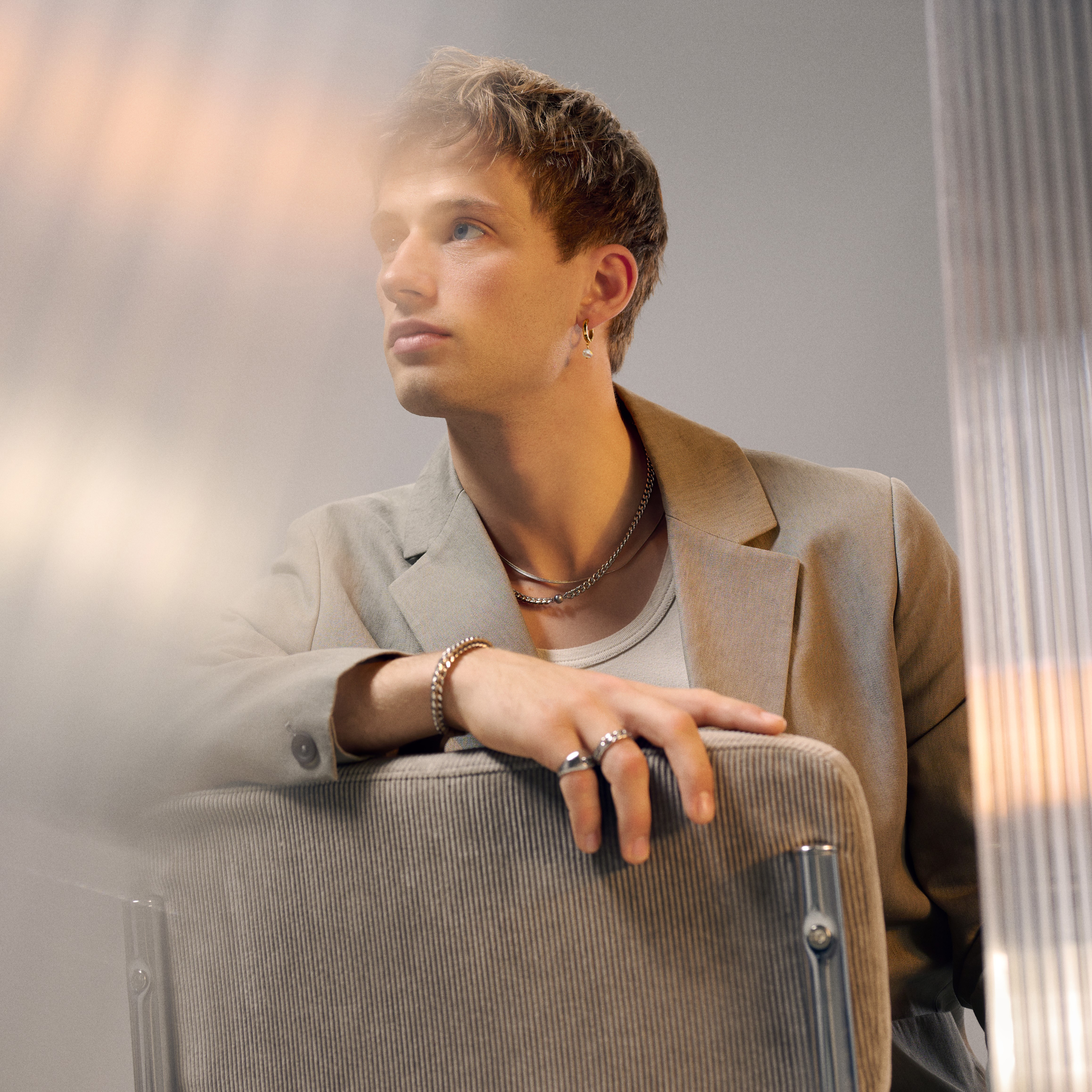 Ocata | Brinco Argola Dourado com Pérola - 3