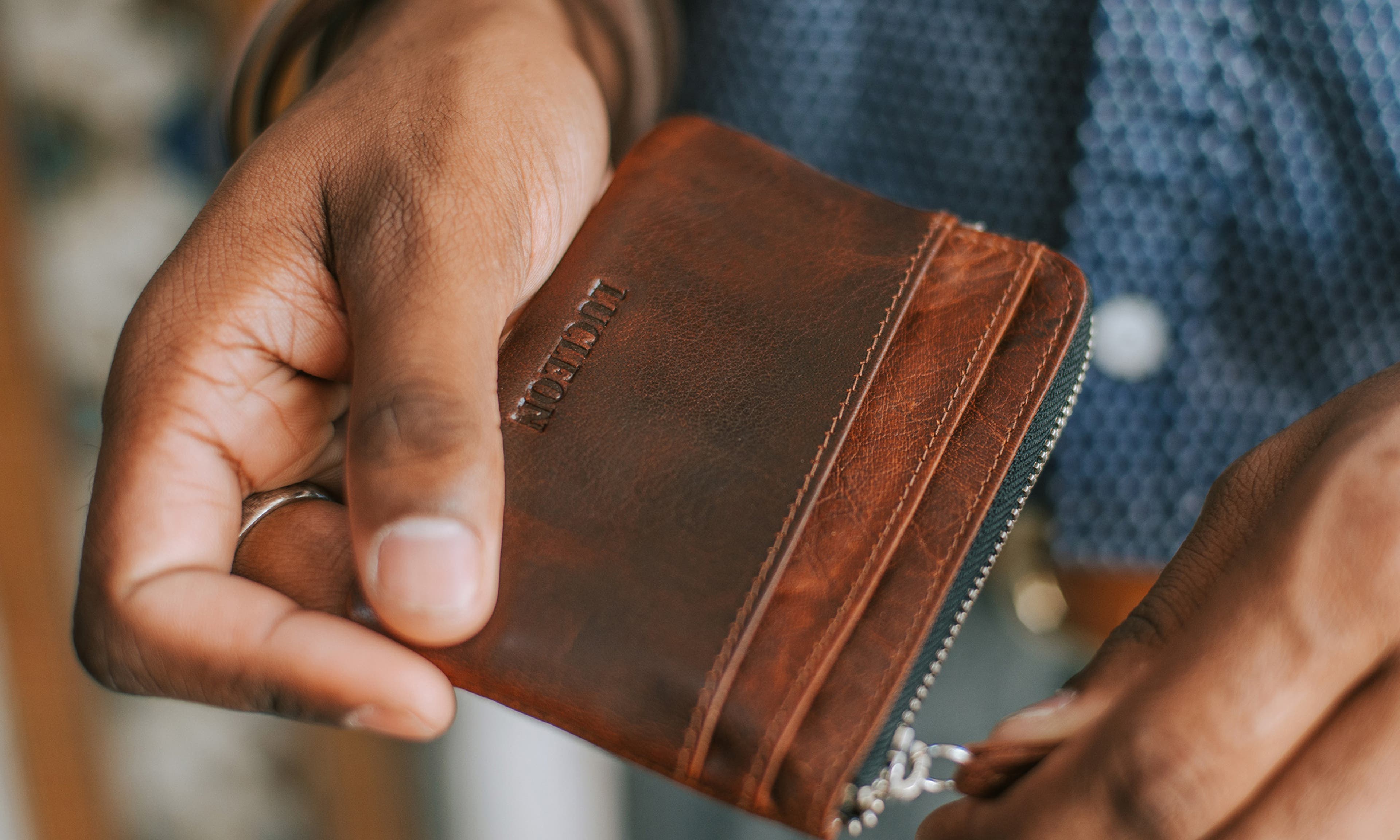 Miten valita sopiva miesten lompakko – viisi nopeaa vinkkiä