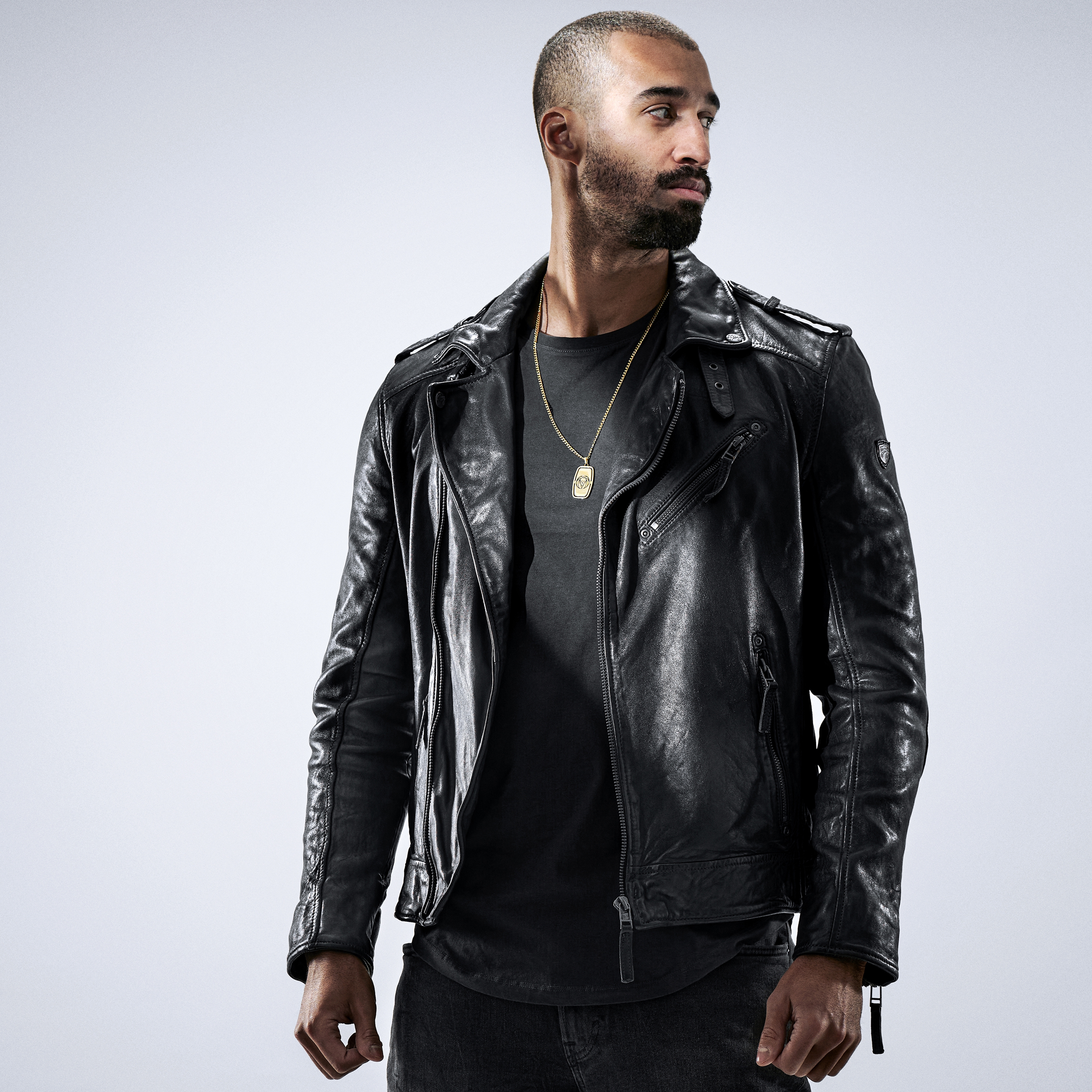 Icarus | Gold-Tone Dog Tag With Lucleon Logo Box Curb Chain Necklace - 4