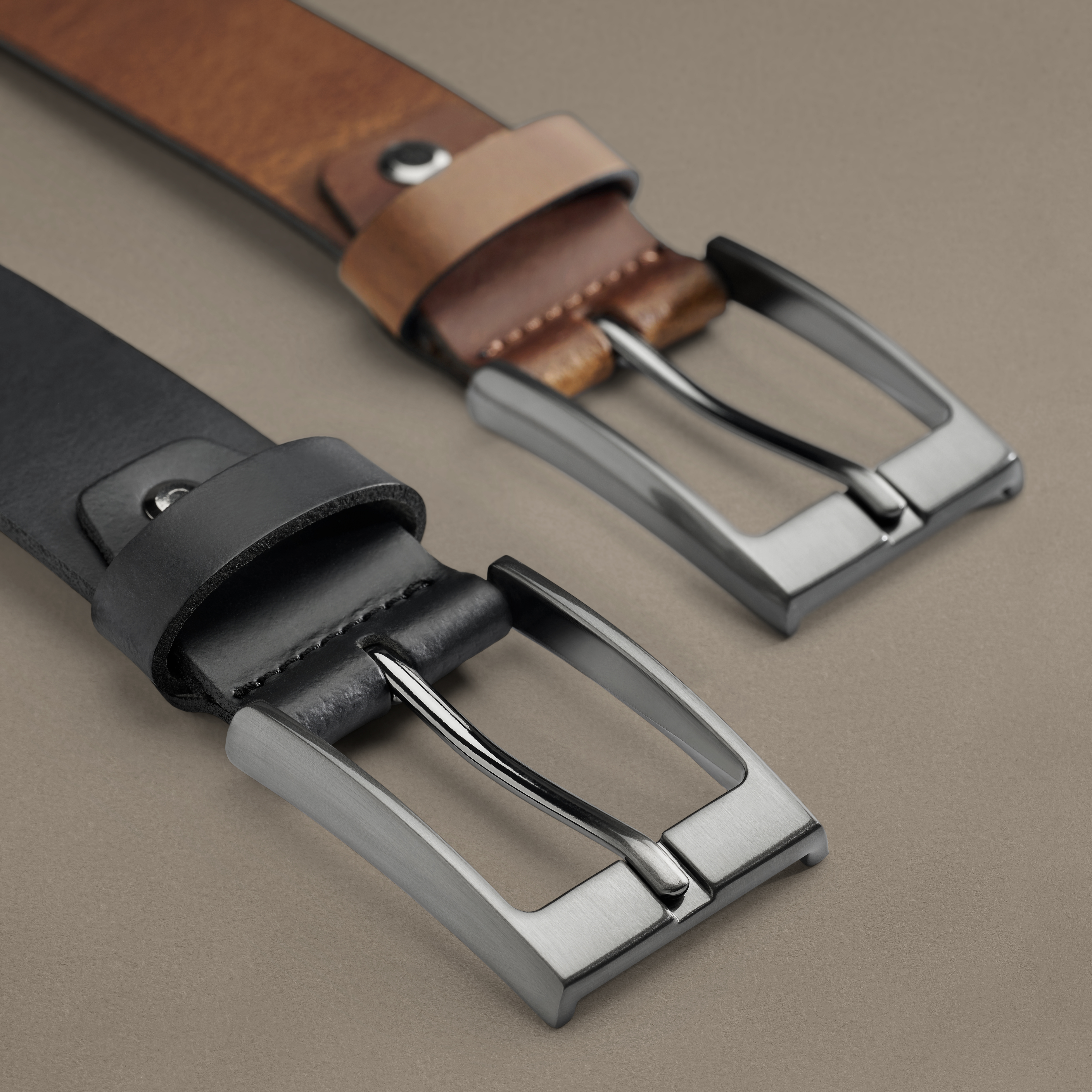 Coffret cadeau de ceintures en cuir italien noir et marron - 4