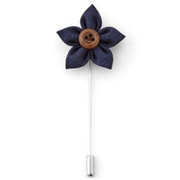 Flor de solapa azul marino con botón
