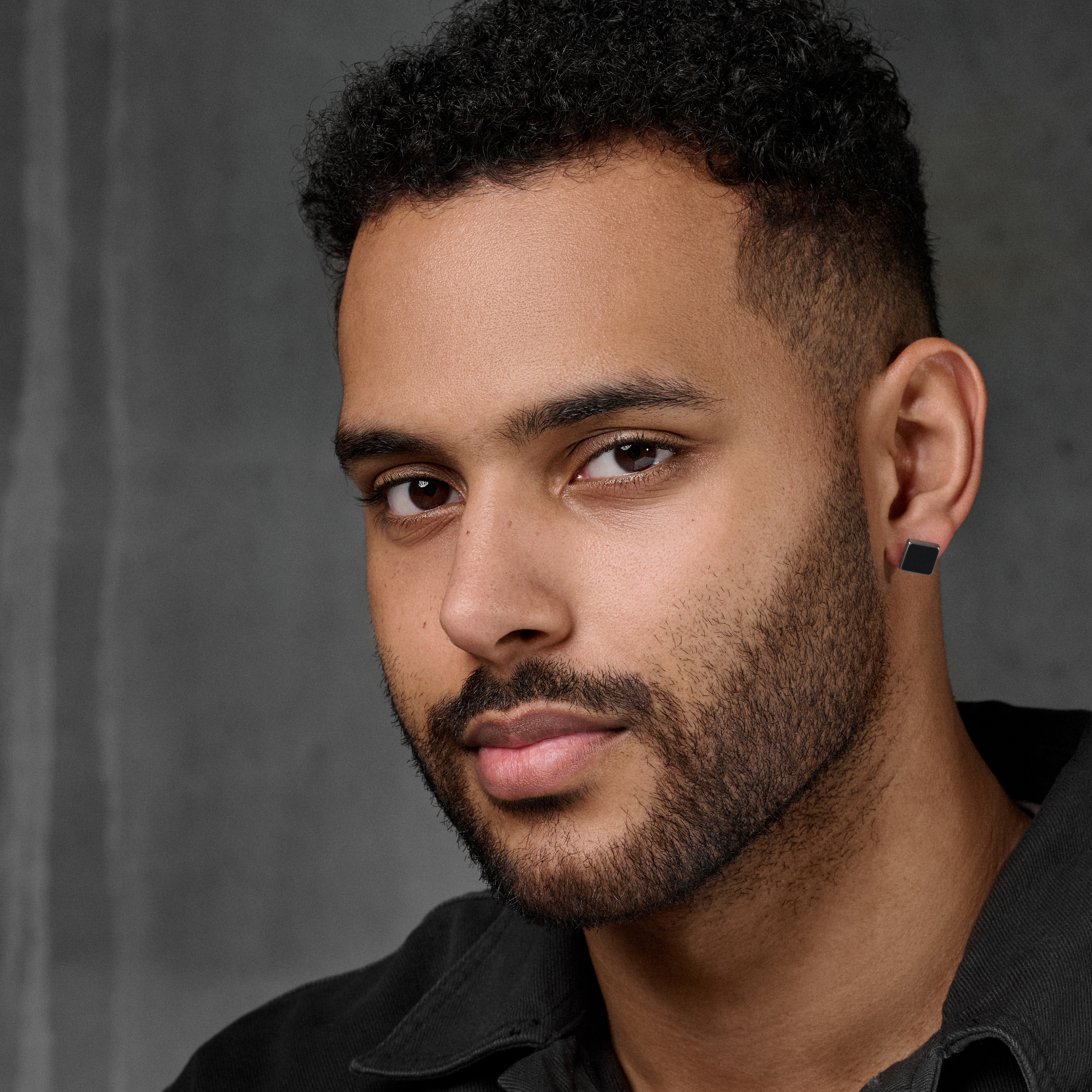 10mm Zwarte Vierkante Stud Oorbel - 4