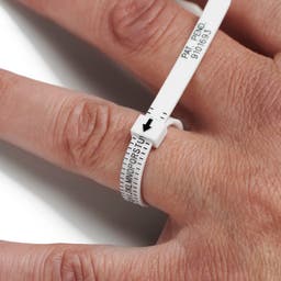 Biely prúžok na meranie veľkostí prsteňov 3 ks