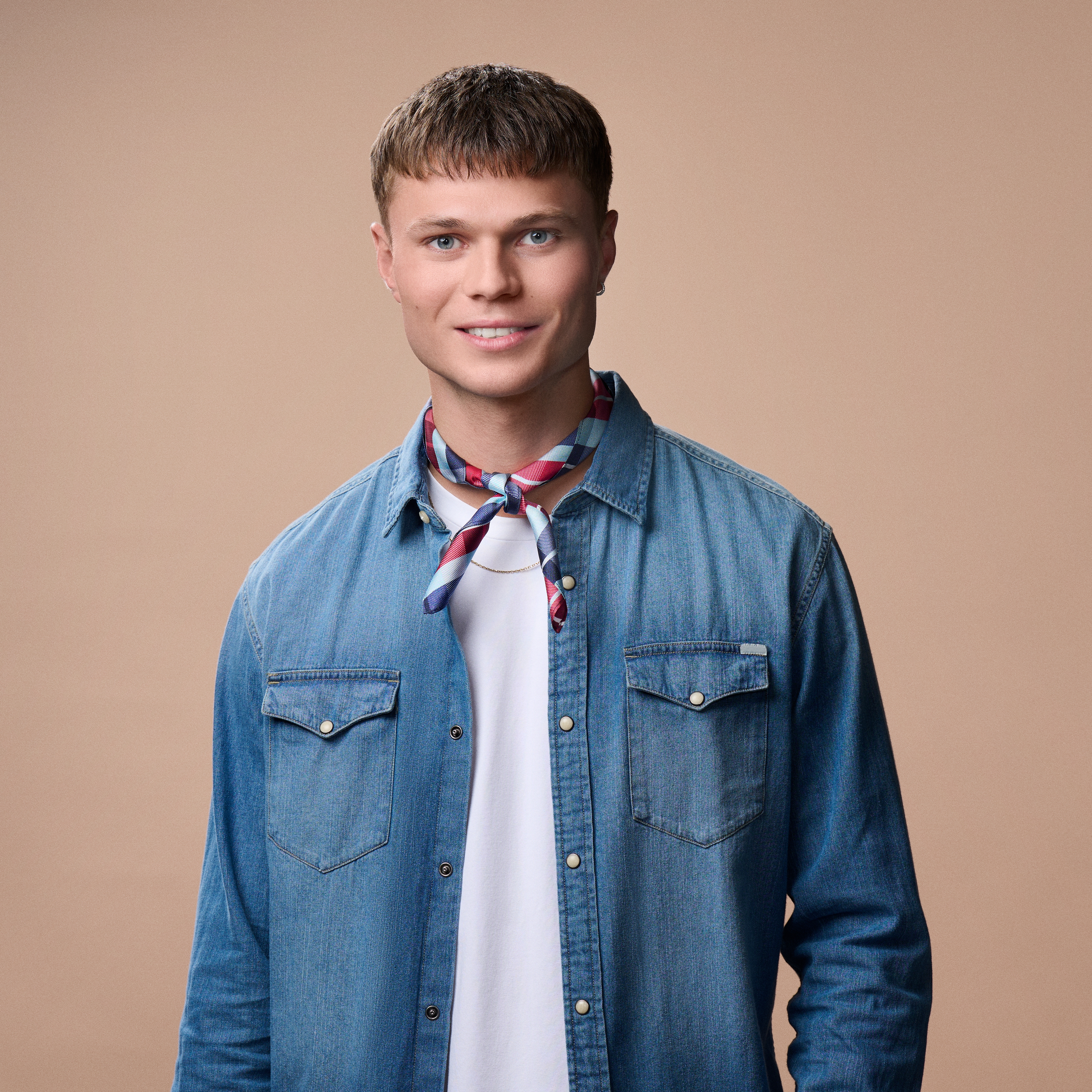 Jedwabna apaszka w niebiesko-bordową kratkę - 3