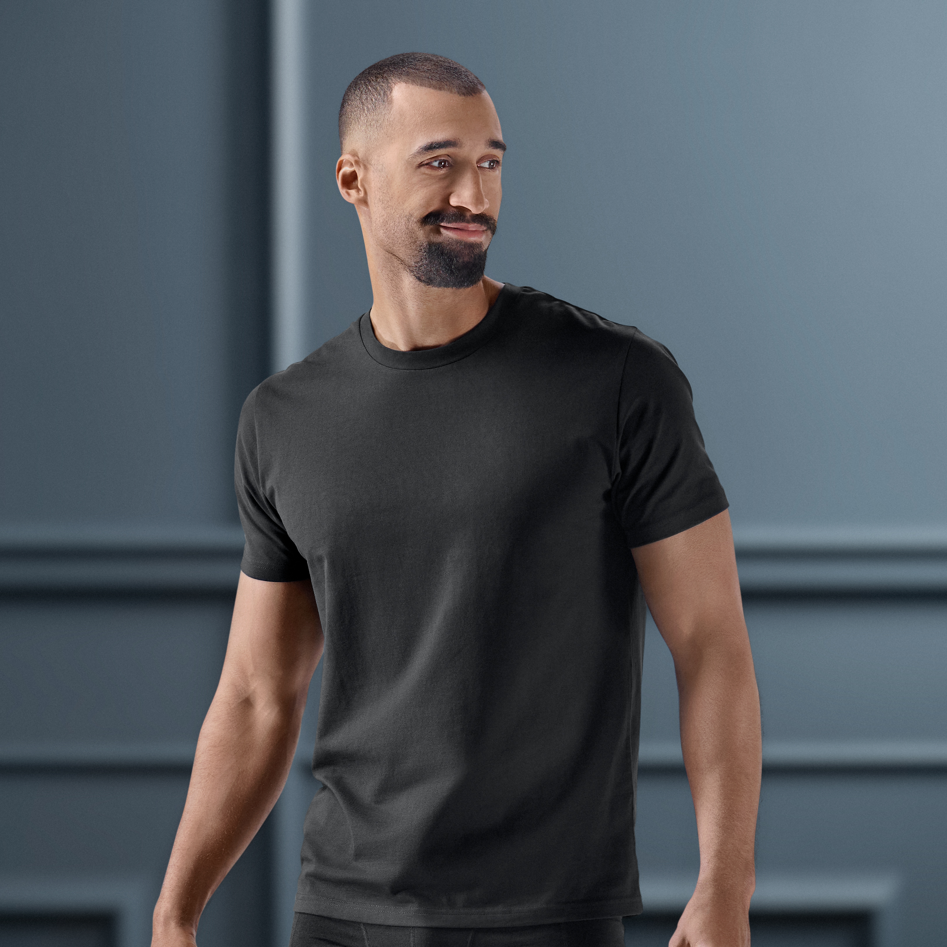 T-skjorte i matt sort bomull - 2